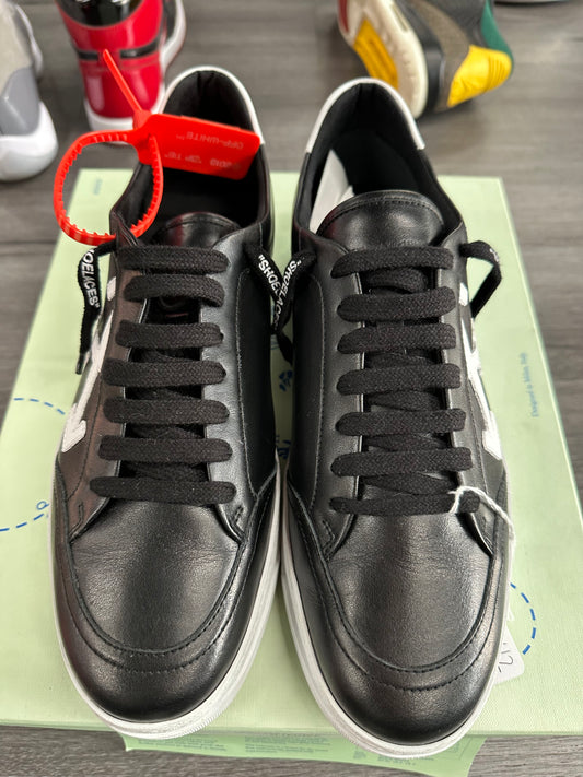 Off-White 2.0 Low "Black/White"