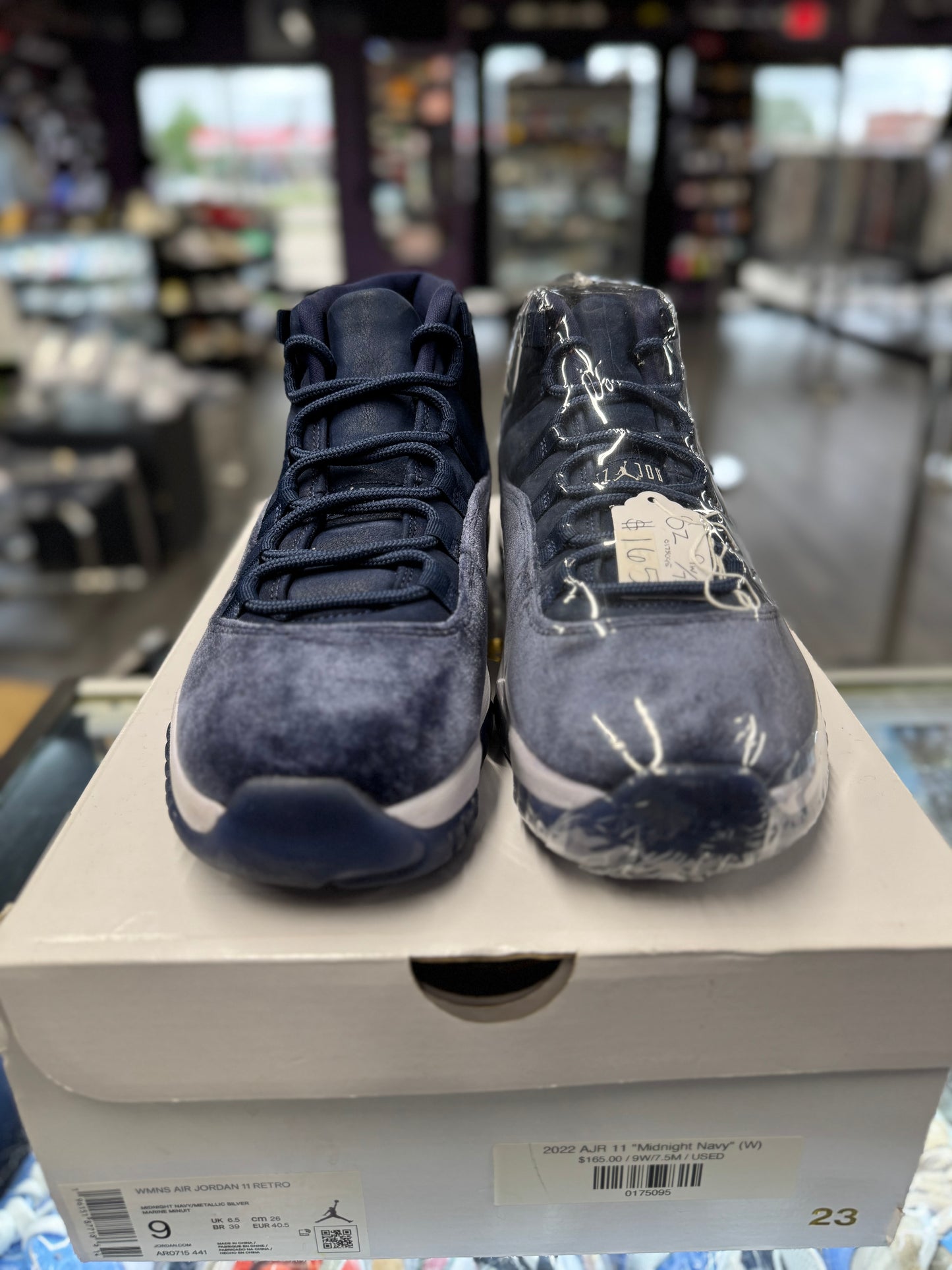 2022 Air Jordan Retro 11 "Midnight Navy" (W)