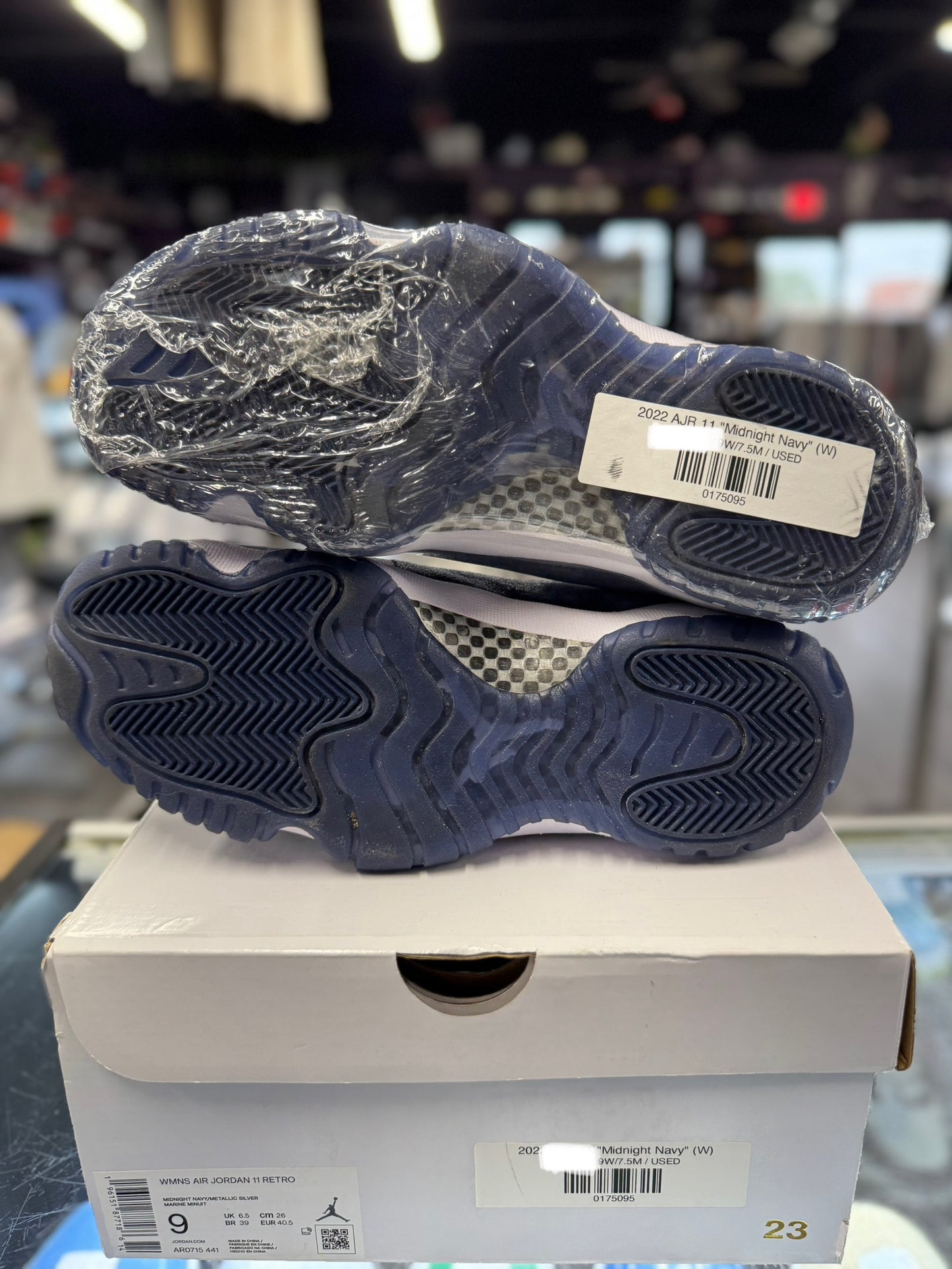 2022 Air Jordan Retro 11 "Midnight Navy" (W)