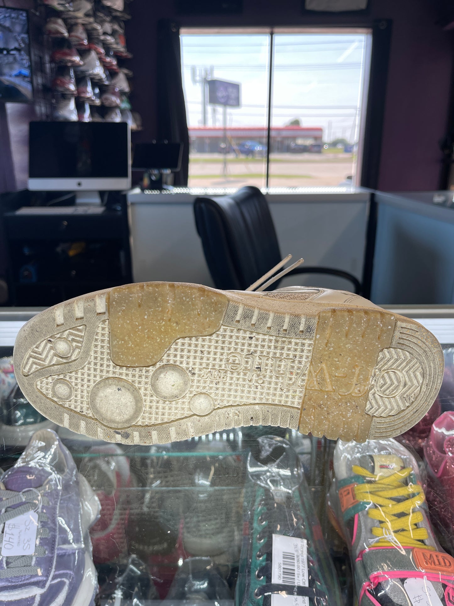 OFF-WHITE Out Of Office "Cream" (W)