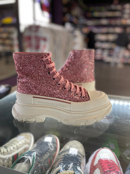 Alexander McQueen Oversized Boot "Light Pink"