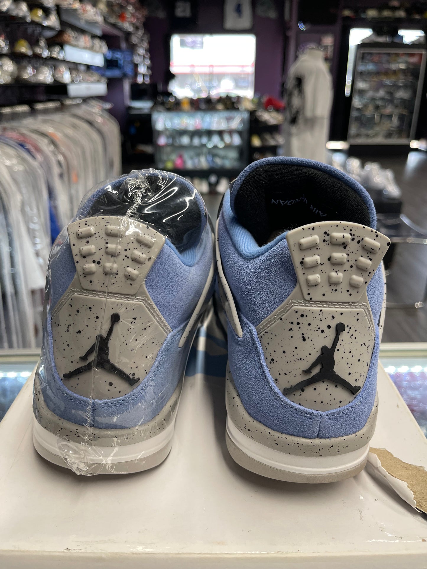 2021 Air Jordan Retro 4 "University Blue"