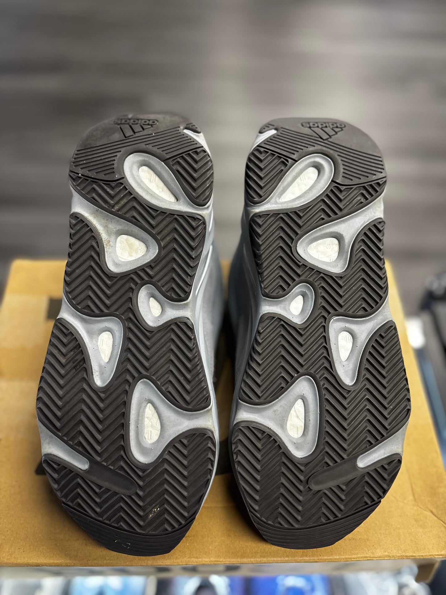 2019 Adidas Yeezy Boost 700 V2 "Hospital Blue"