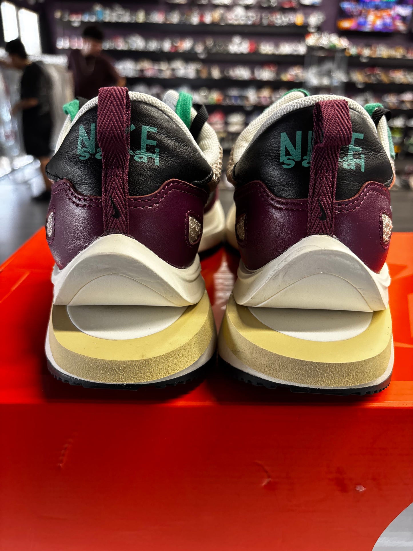 2020 Nike Vaporwaffle "Sacai Villian Red Neptune Green"