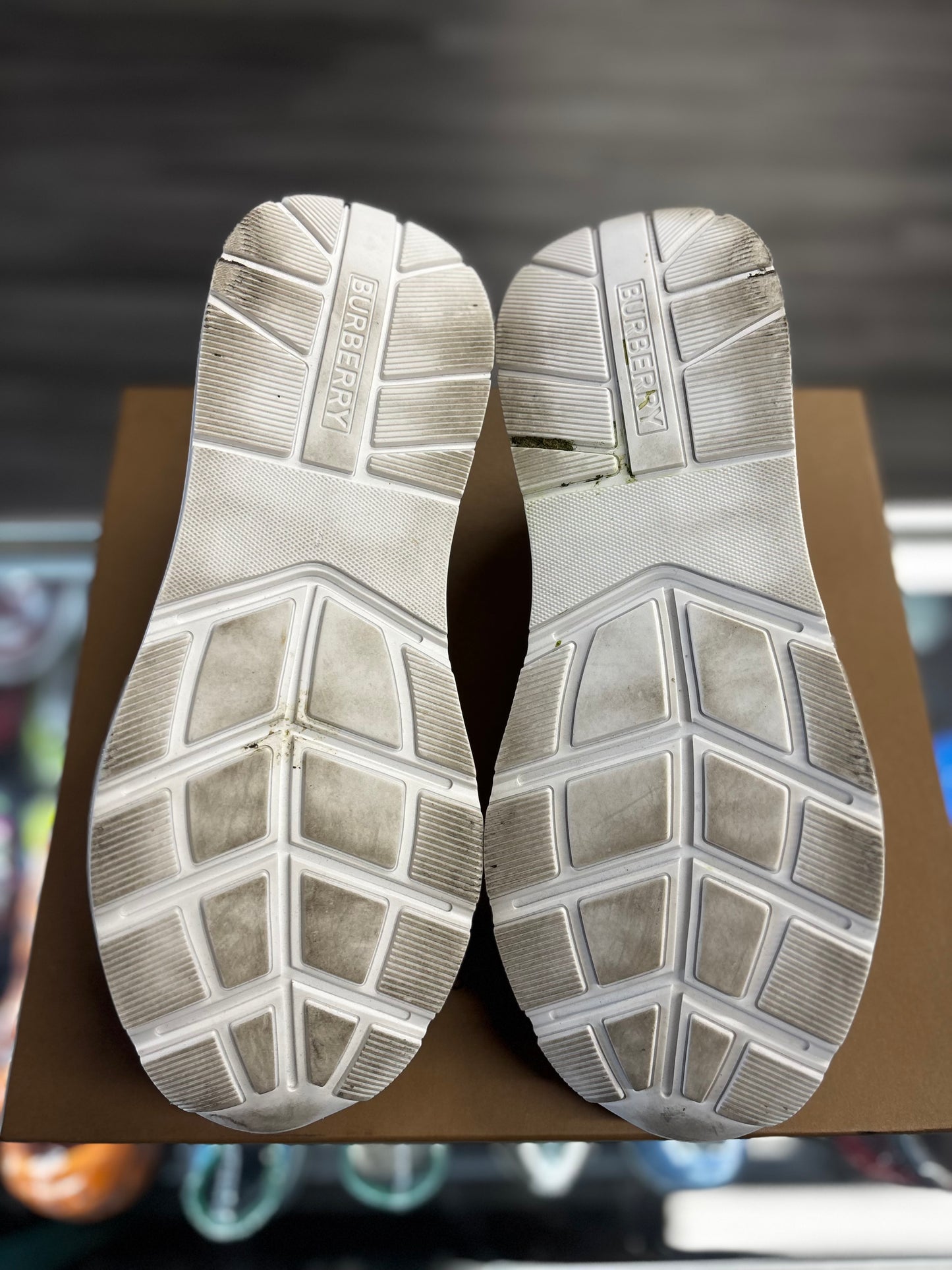 Burberry Strap Low "White Beige"