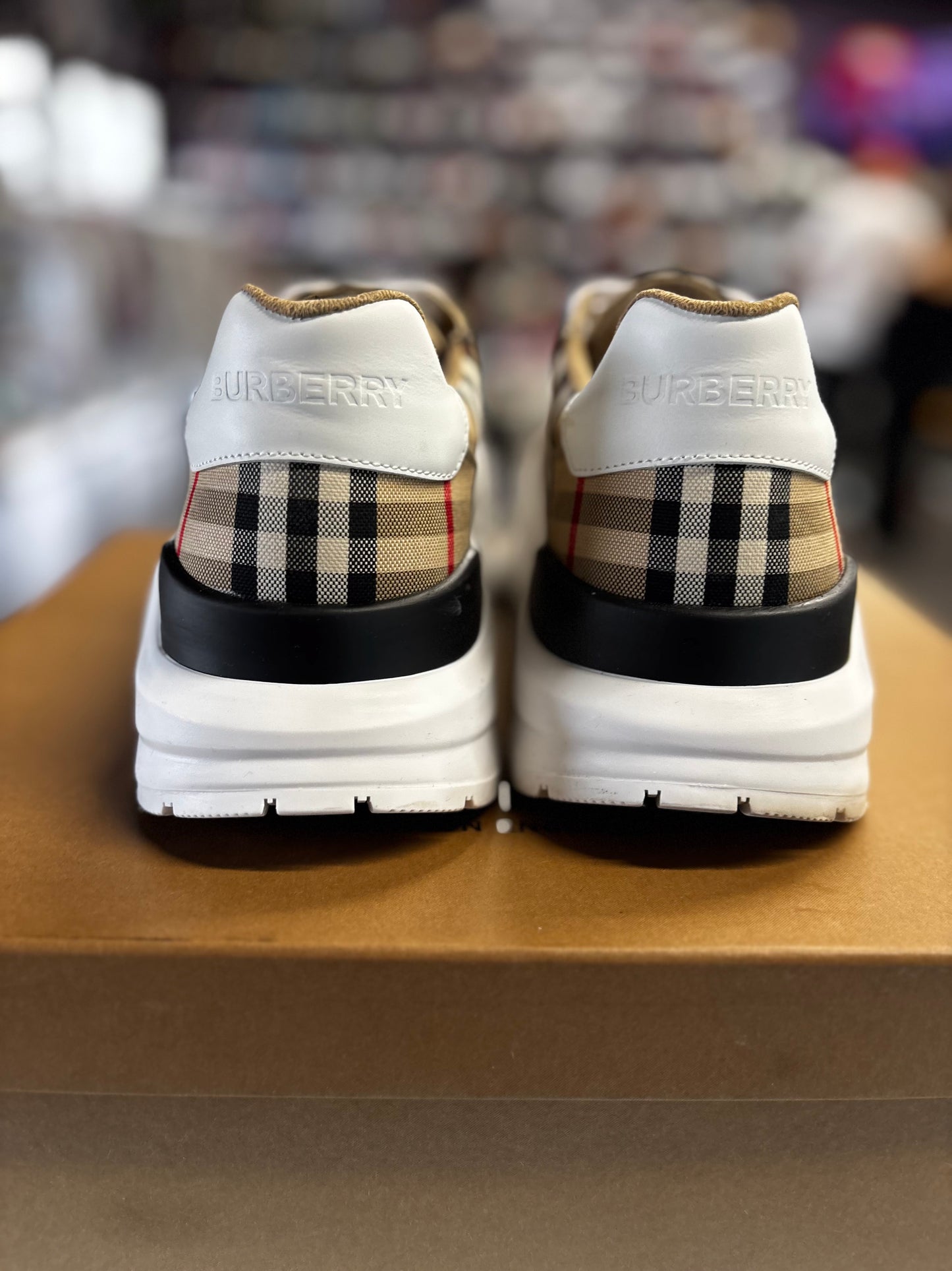 Burberry Strap Low "White Beige"