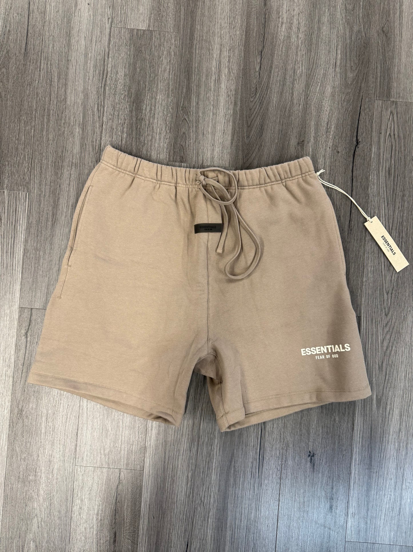Essentials Shorts "Desert Taupe"