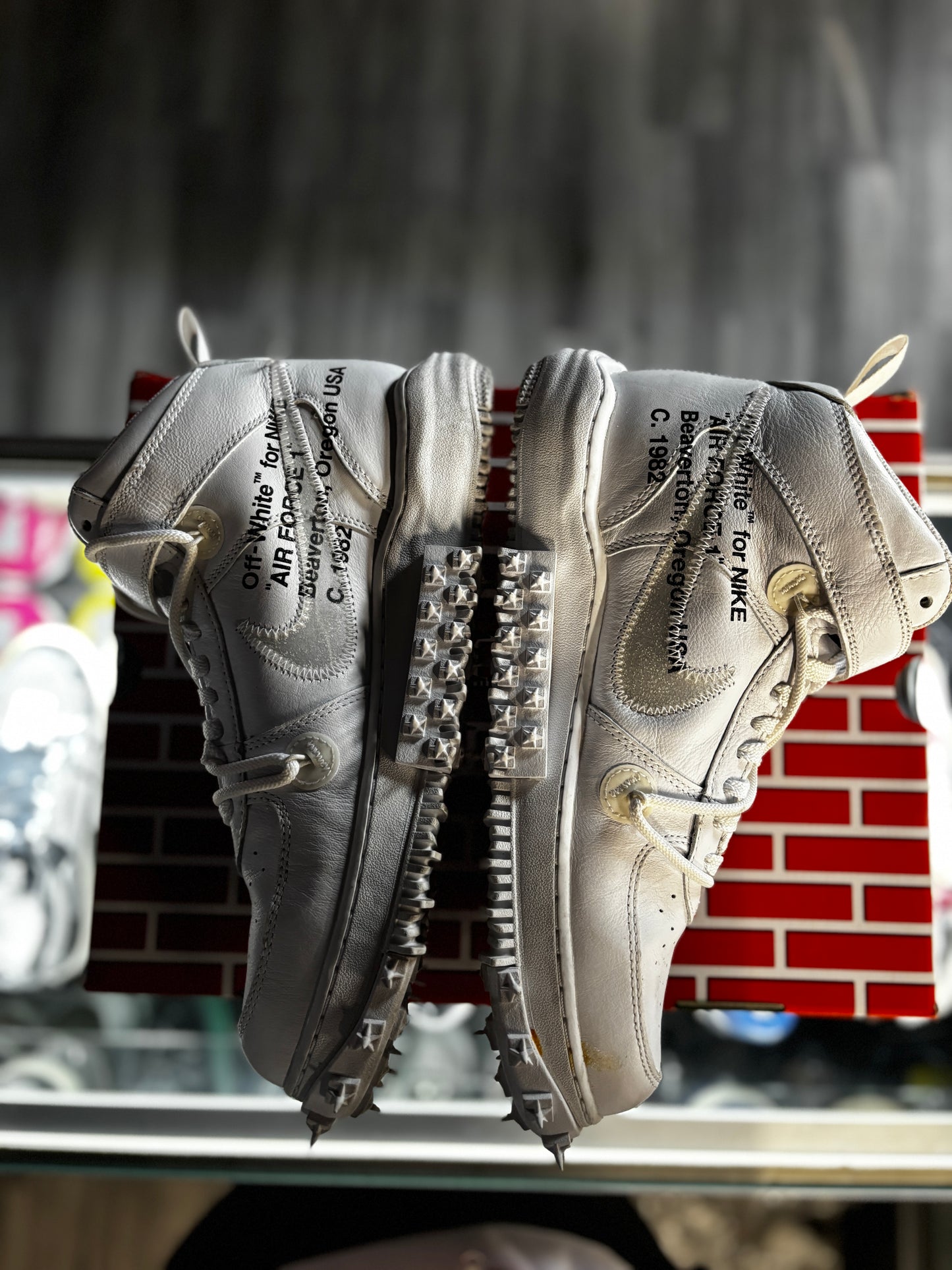 2023 Nike Off-White Air Force 1 Mid Leather "Graffiti"