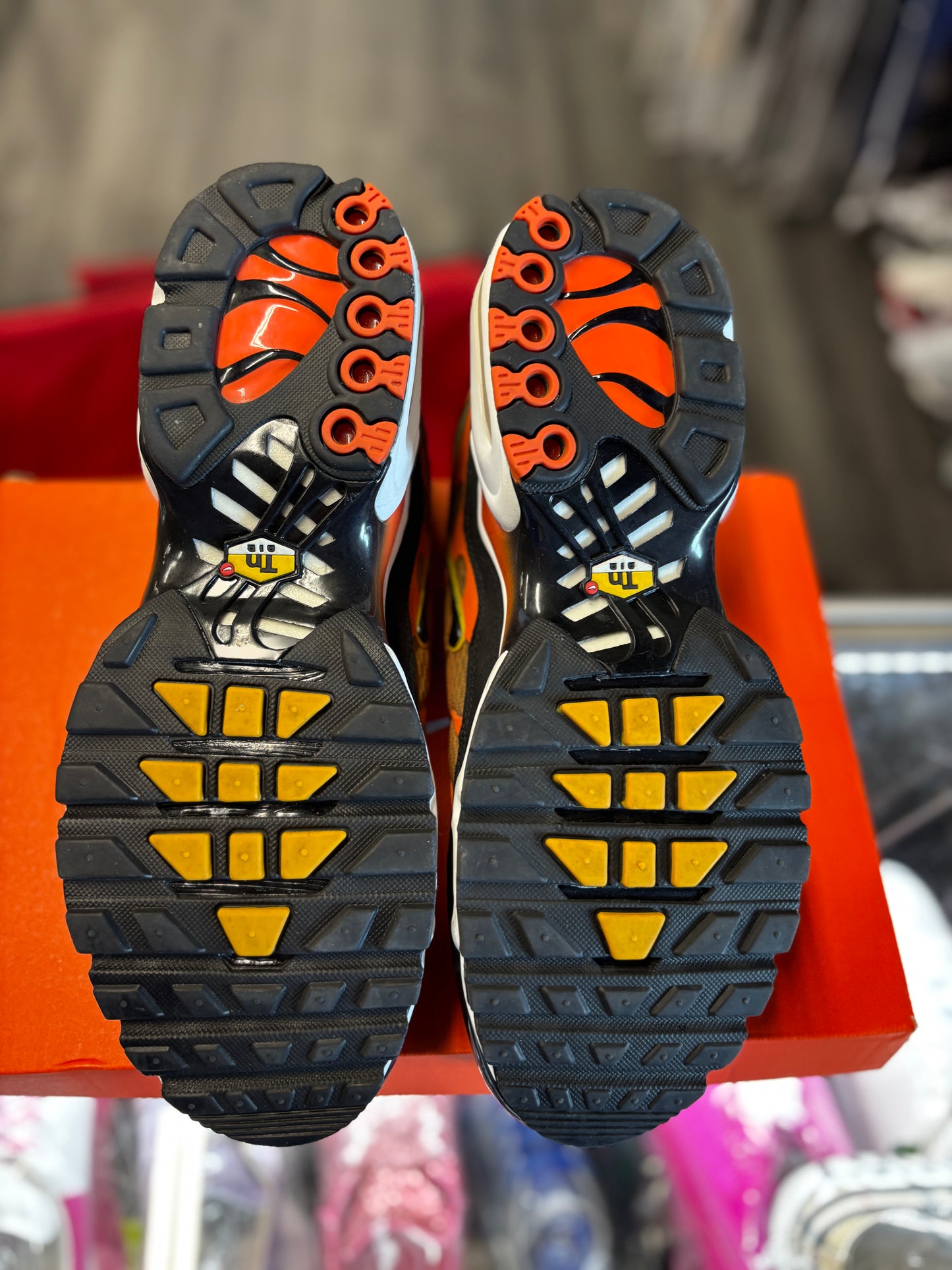 2022 Nike Air Max Plus "Safety Orange Black"