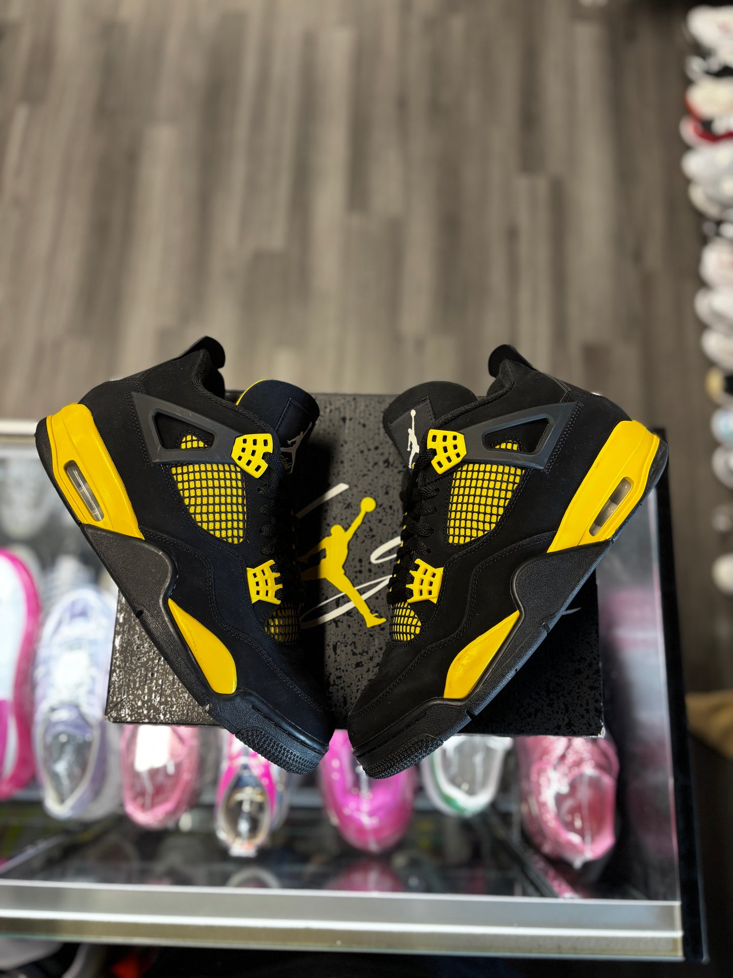 2023 Air Jordan Retro 4 "Thunder"