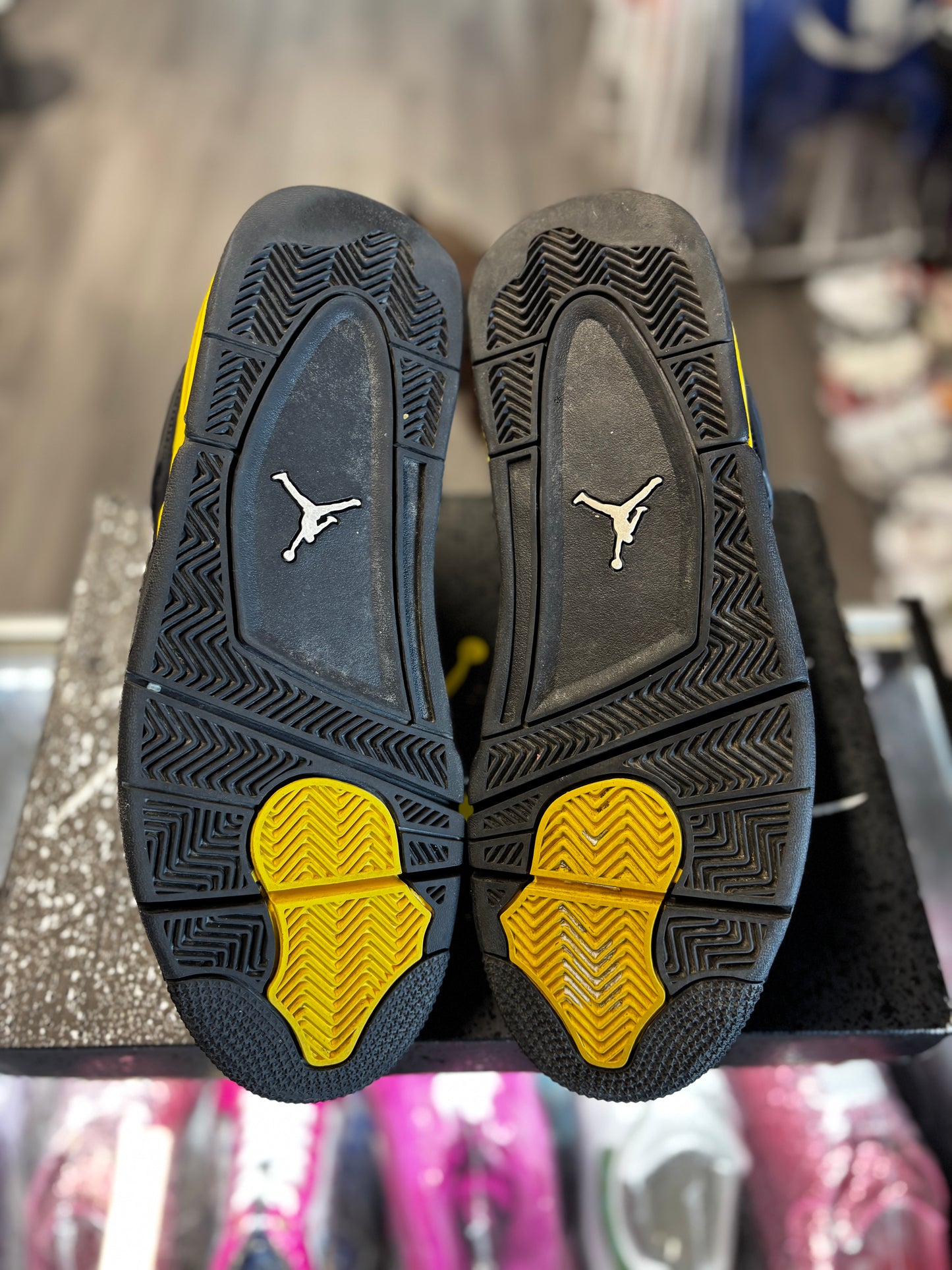 2023 Air Jordan Retro 4 "Thunder"