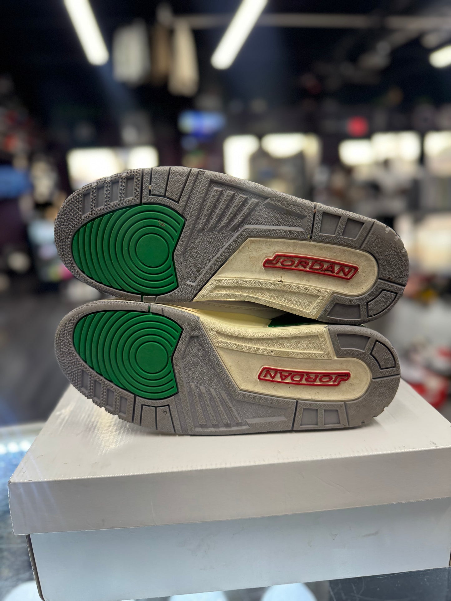 2023 Air Jordan Retro 3 "Lucky Green" (W)
