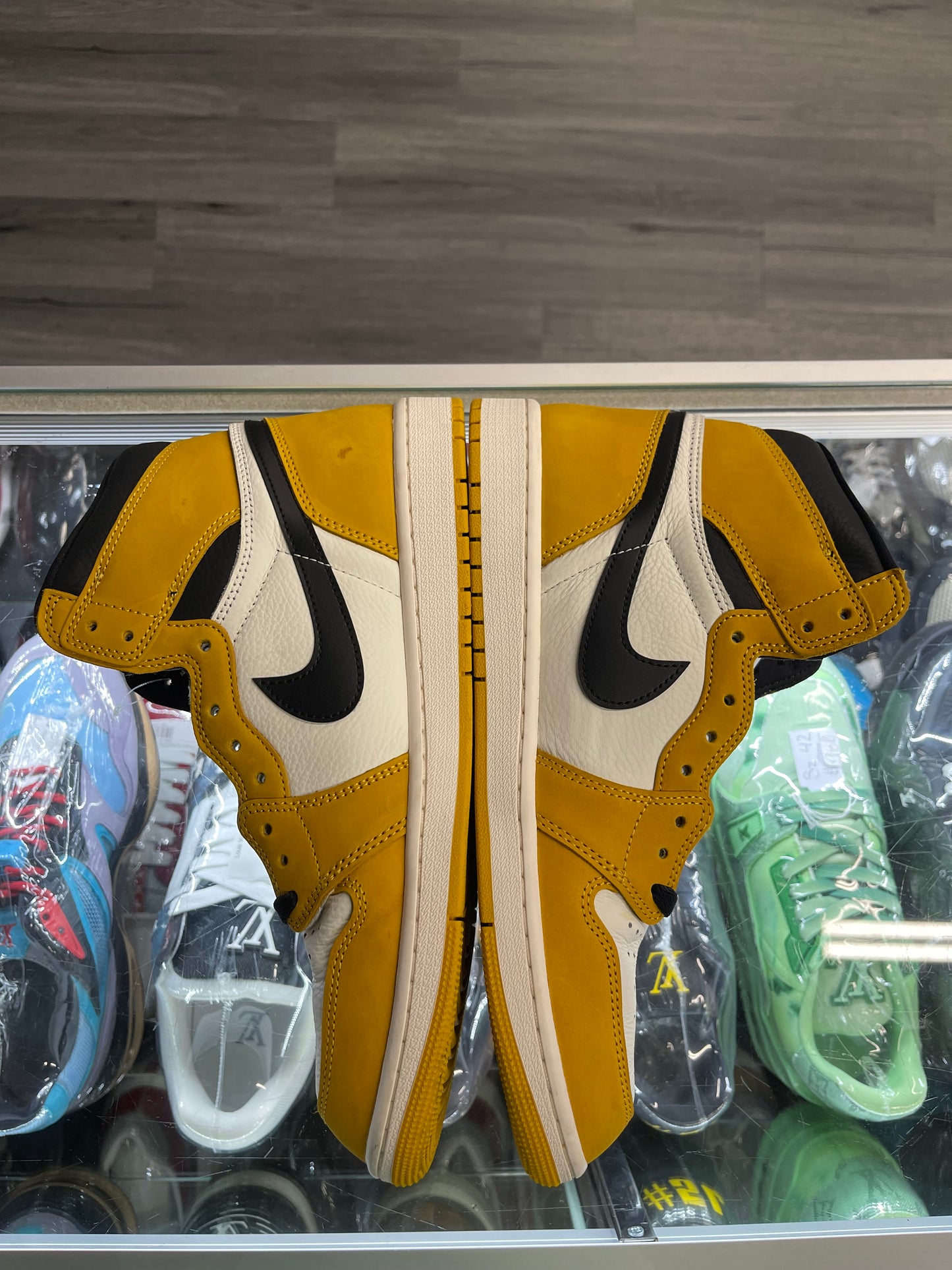 2024 Air Jordan Retro 1 High OG "Yellow Ochre"
