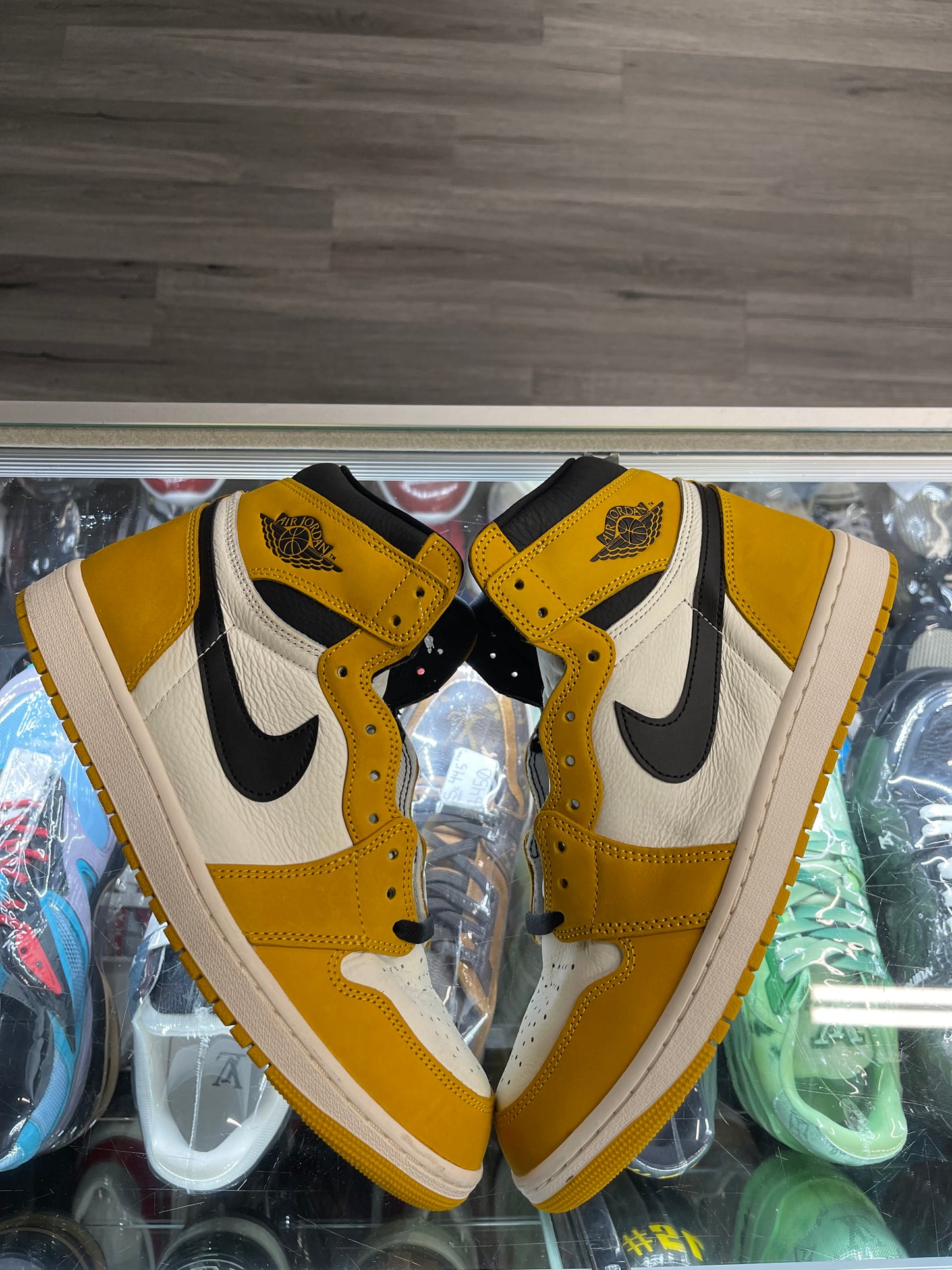2024 Air Jordan Retro 1 High OG "Yellow Ochre"