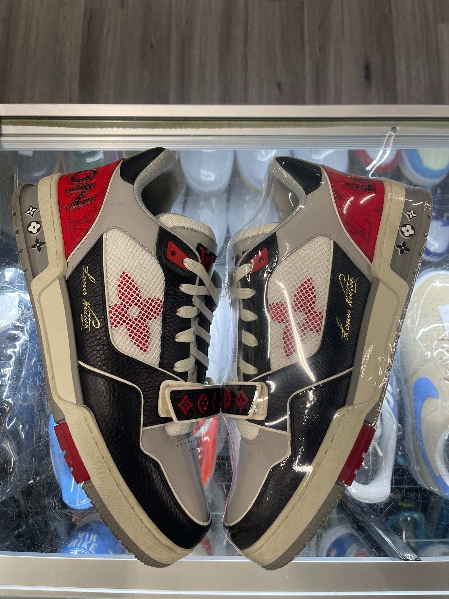Louis Vuitton Trainer "Black Red Monogram"