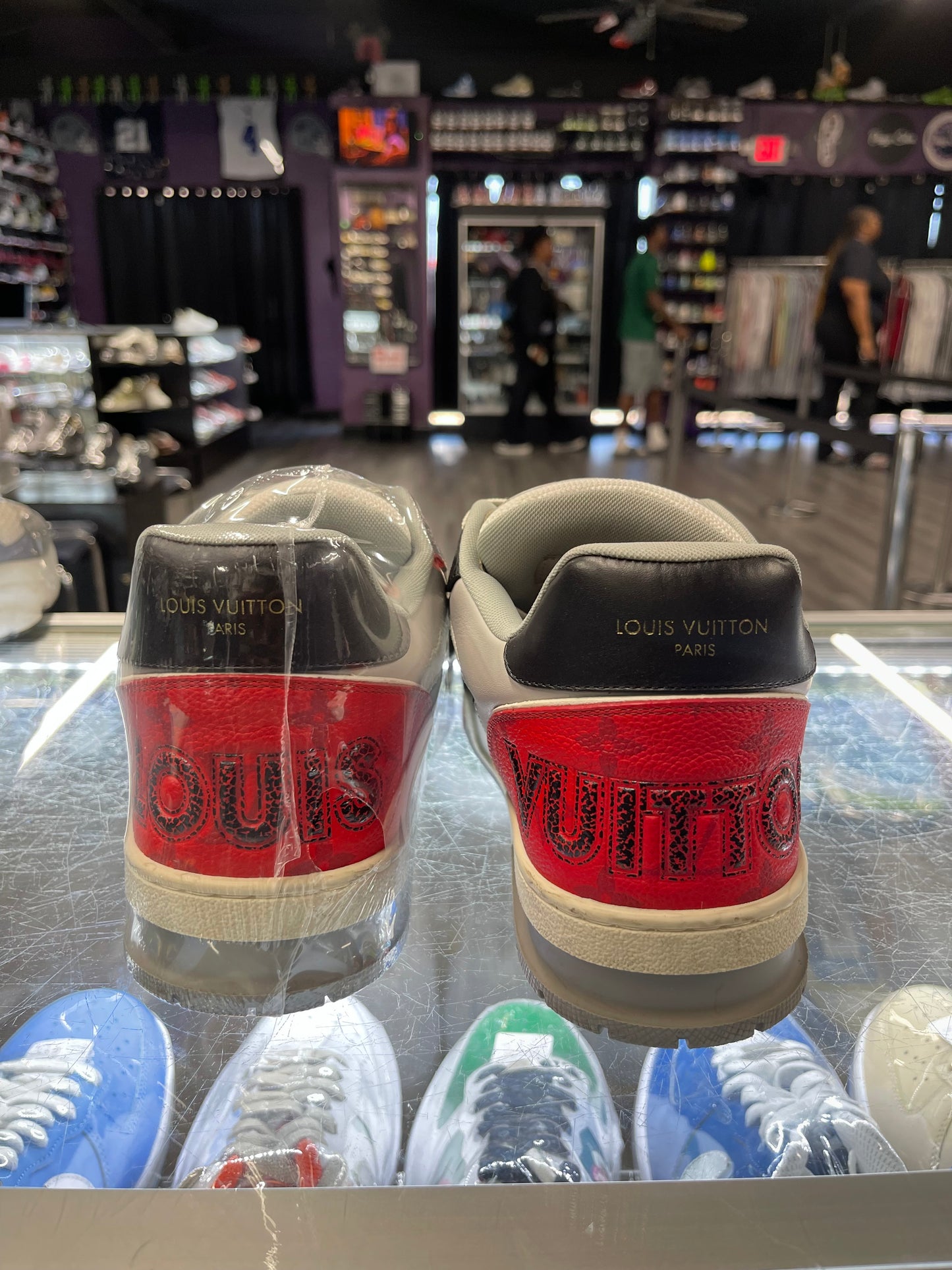 Louis Vuitton Trainer "Black Red Monogram"