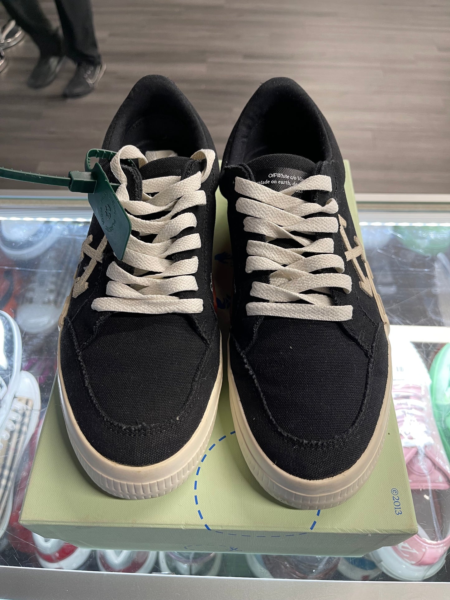 Off-White Vulcanized Low "Black White"