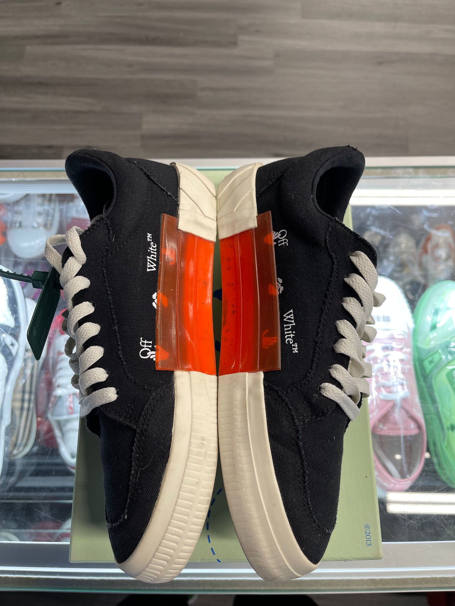 Off-White Vulcanized Low "Black White"