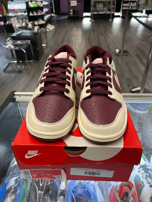 2023 Nike Dunk Low "Valentine's Day"