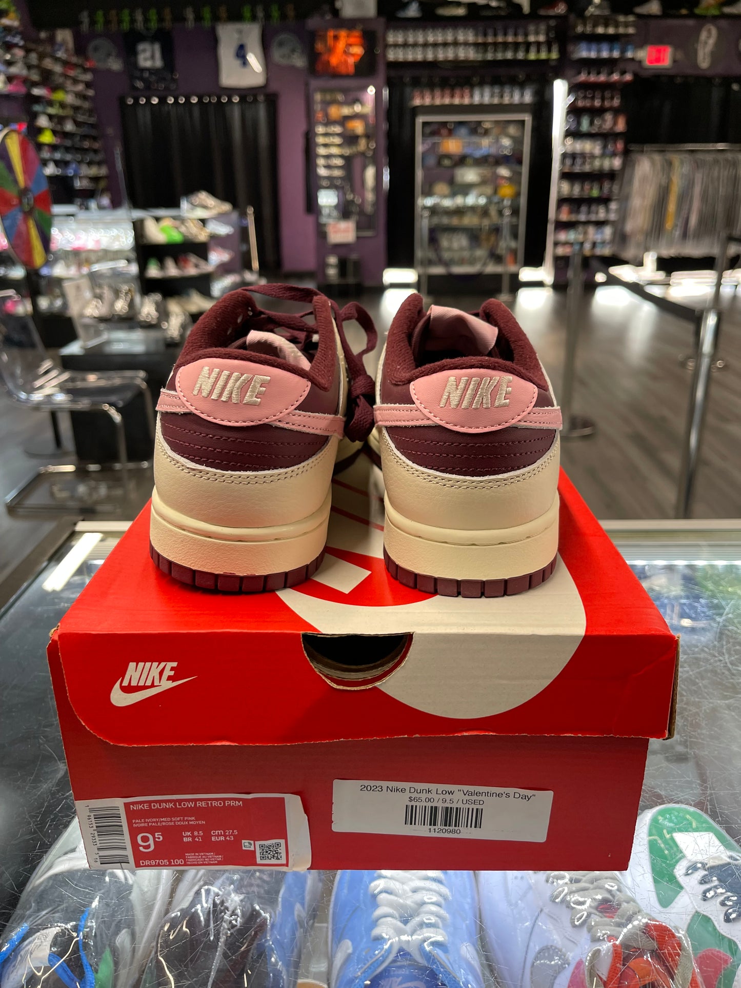 2023 Nike Dunk Low "Valentine's Day"