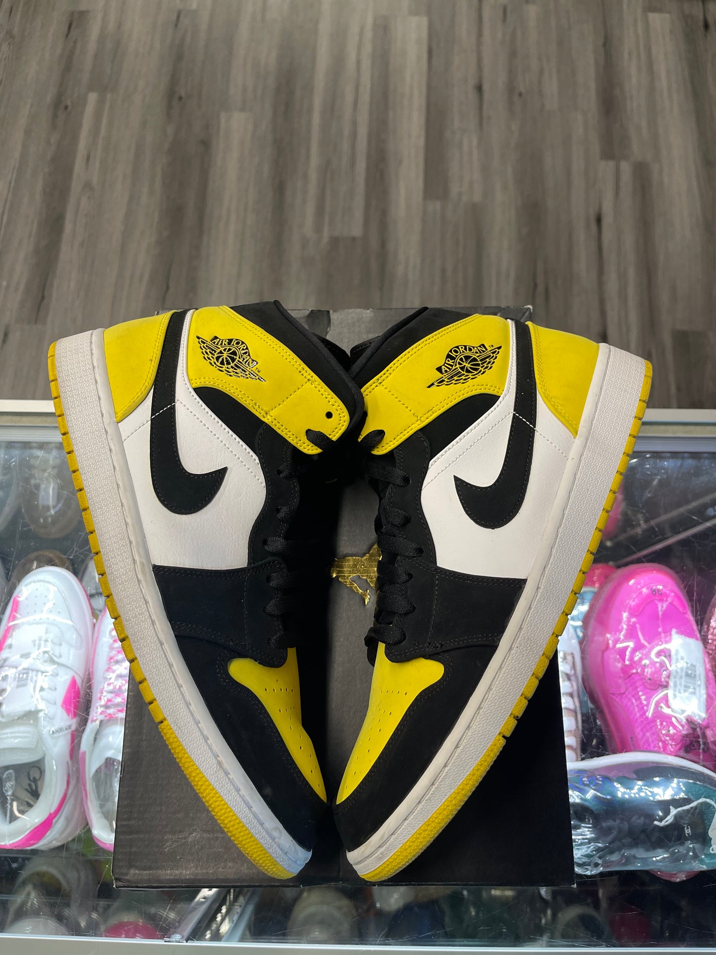 2019 Air Jordan Mid 1 "Yellow Black Toe"