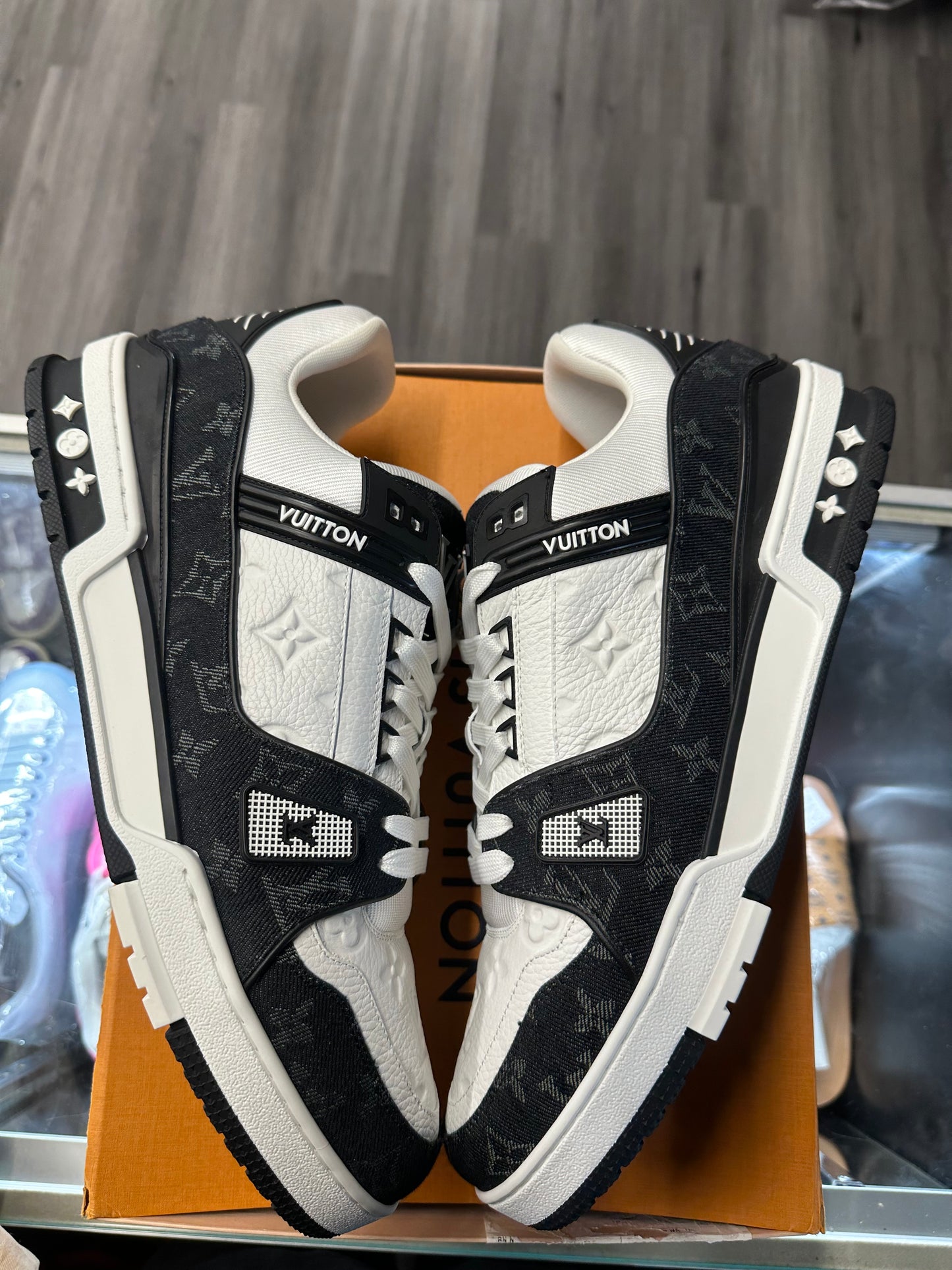 Louis Vuitton Trainer "White Black Monogram"