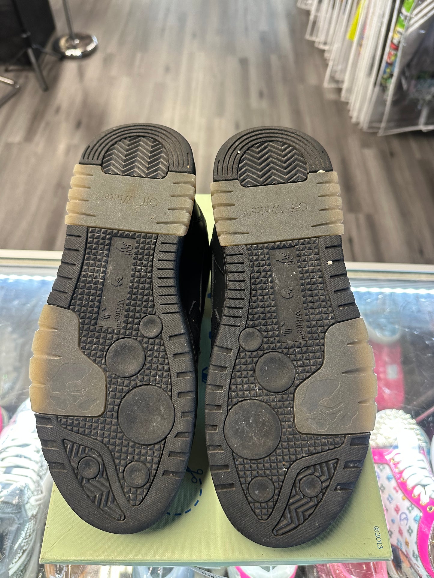 Off-White Out of Office "For Walking Black"