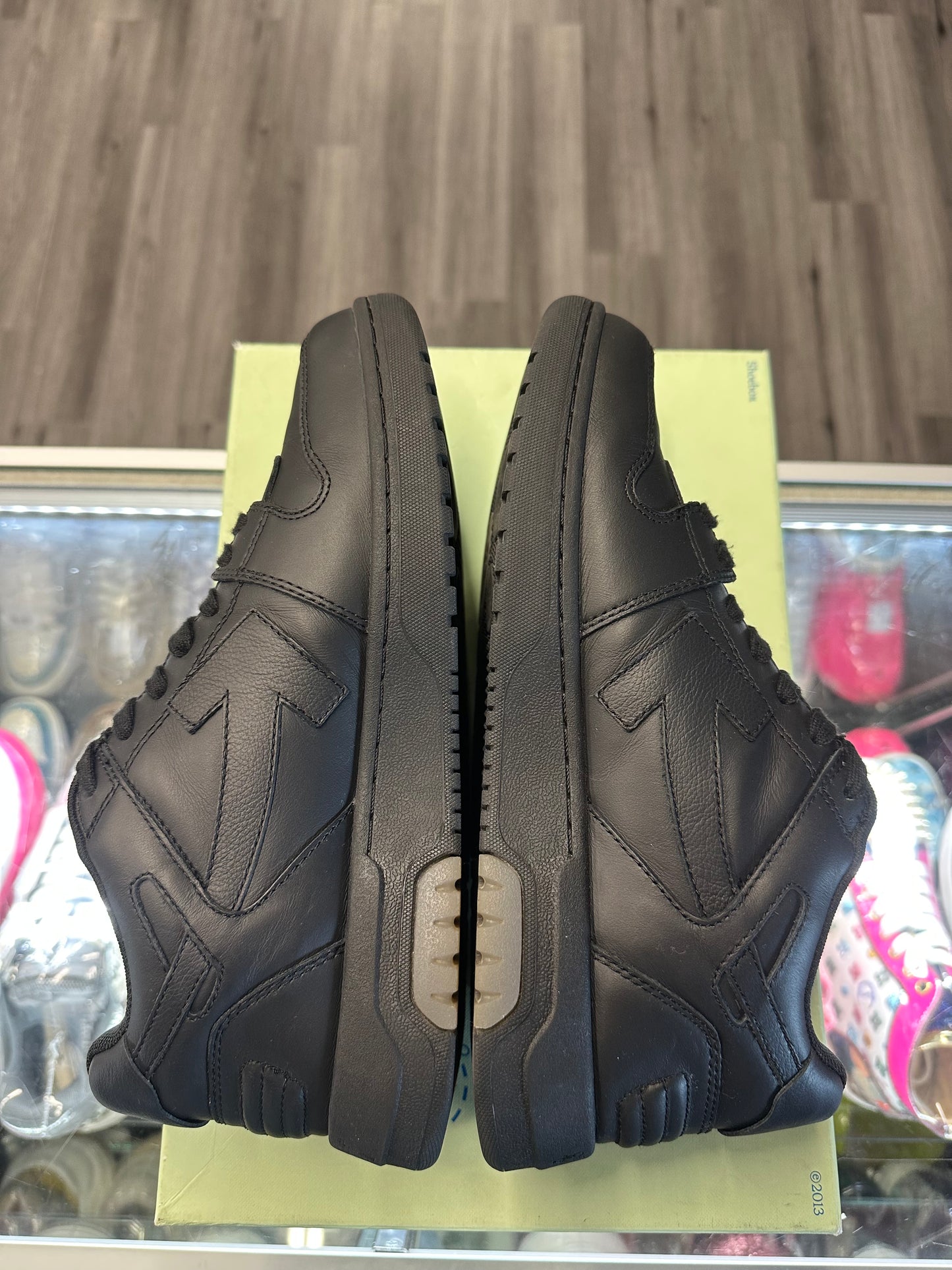 Off-White Out of Office "For Walking Black"