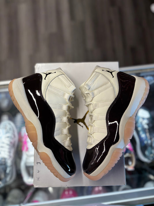 2023 Air Jordan Retro 11 "Neapolitan" (W)