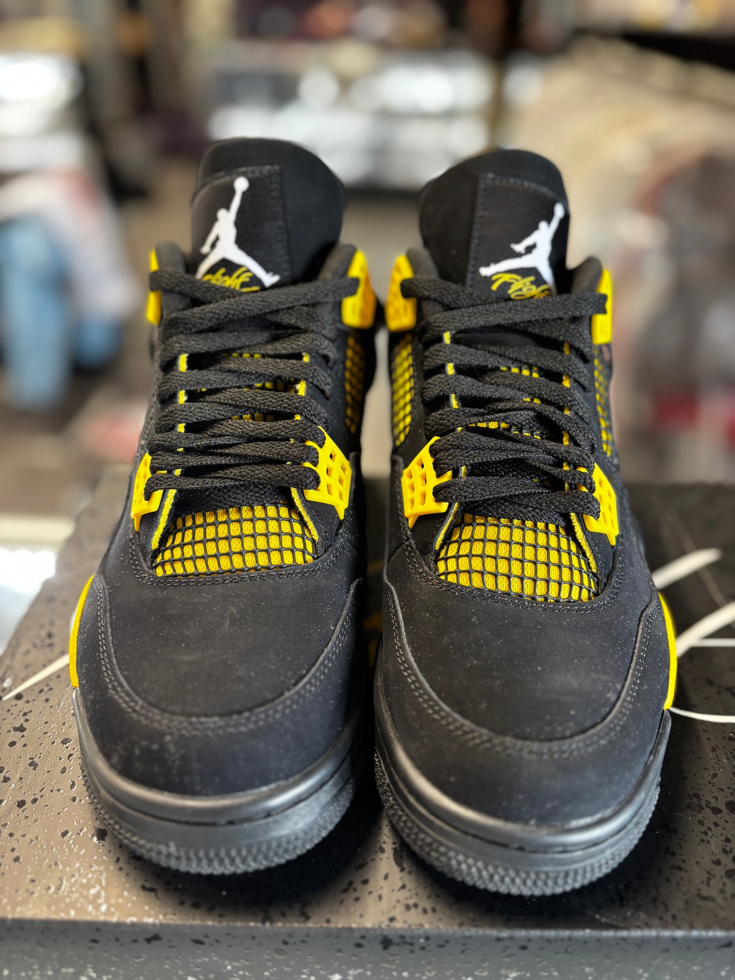 2023 Air Jordan Retro 4 "Thunder"