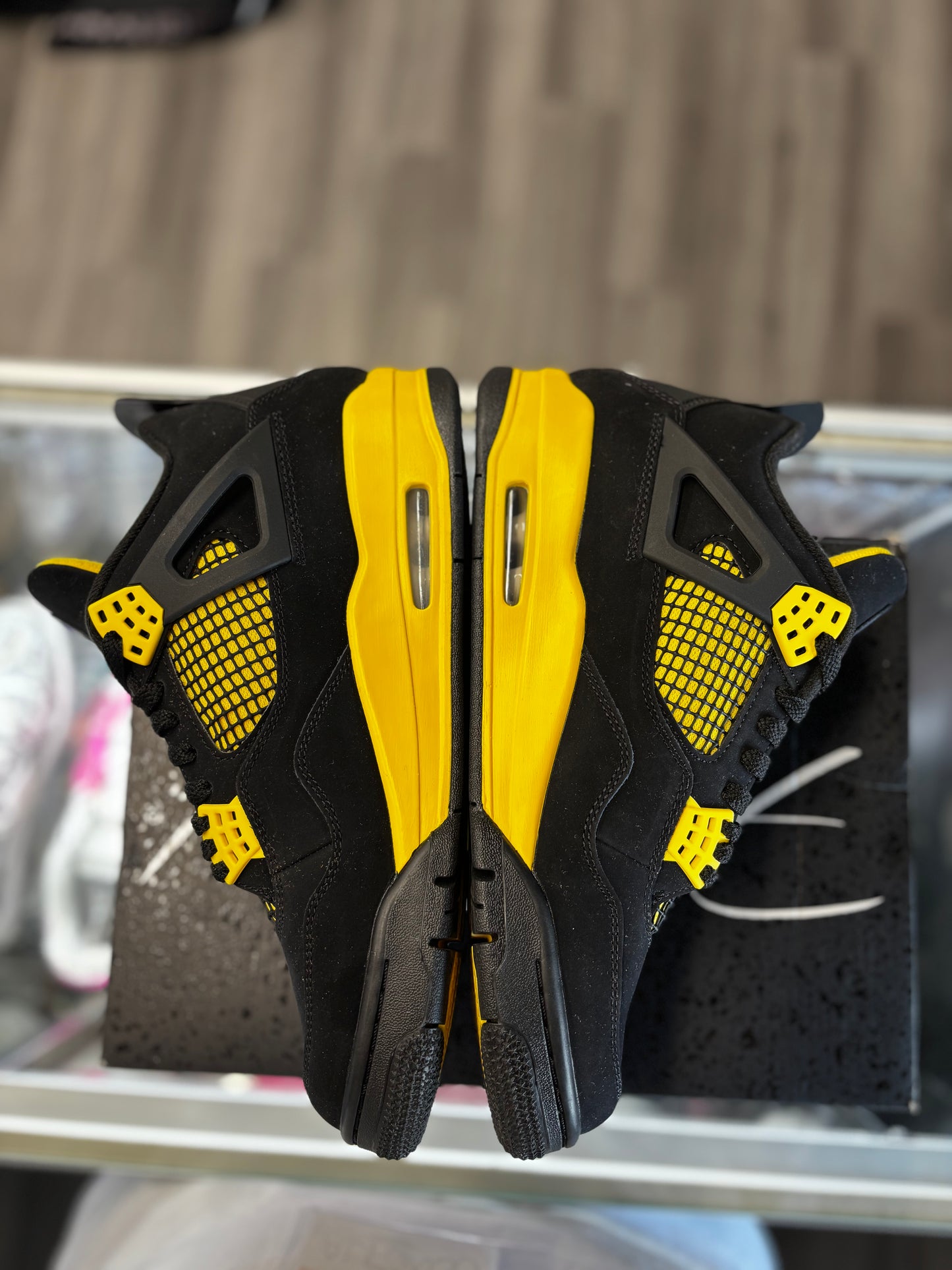 2023 Air Jordan Retro 4 "Thunder"