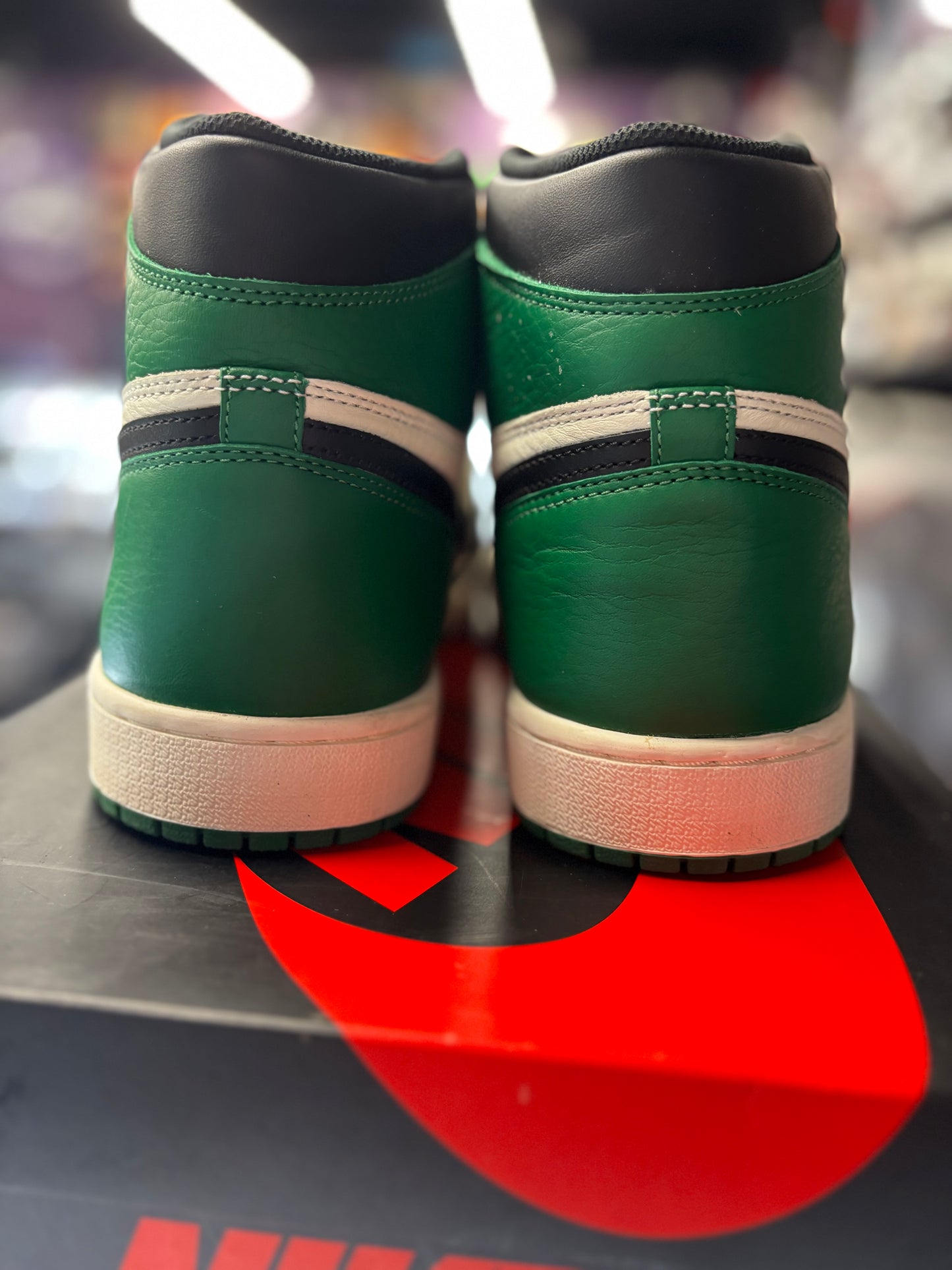 2018 Air Jordan Retro 1 High "Pine Green"