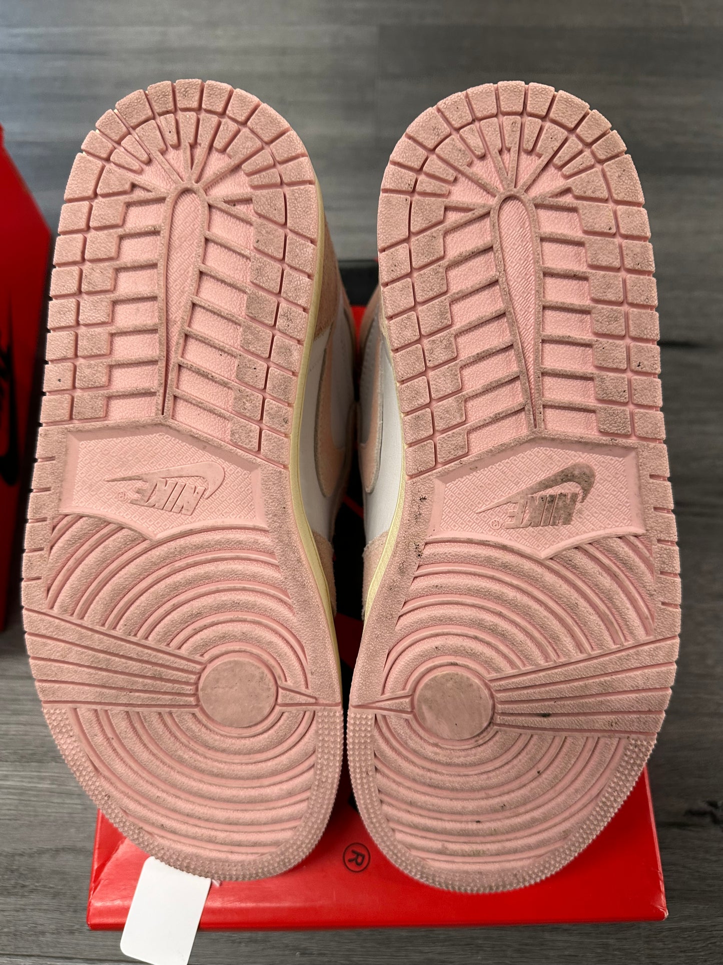 2023 Air Jordan Retro 1 High "Washed Pink" (W)