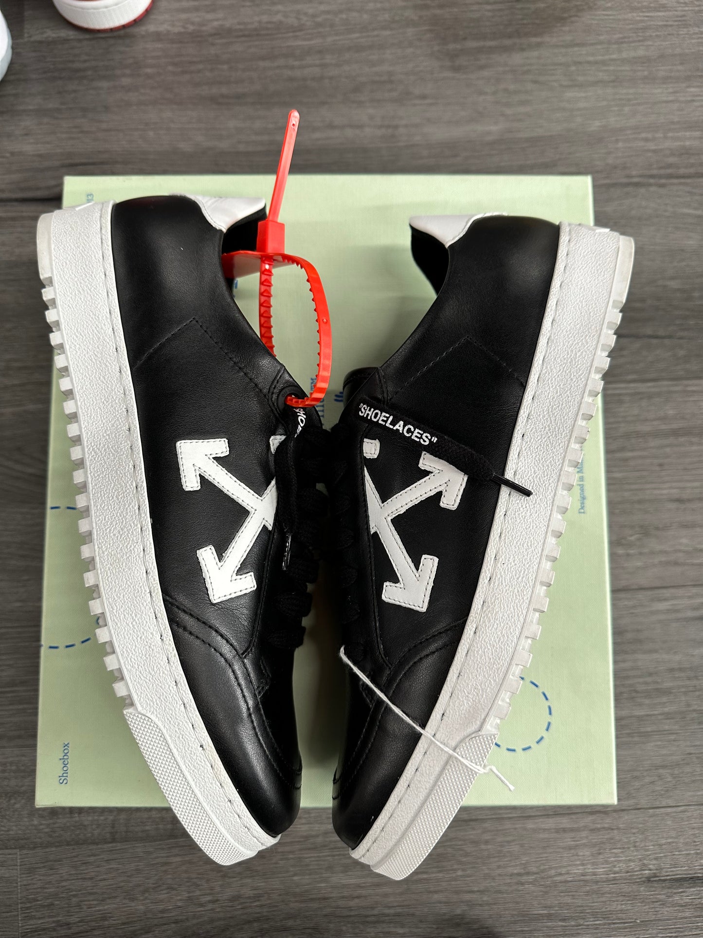Off-White 2.0 Low "Black/White"