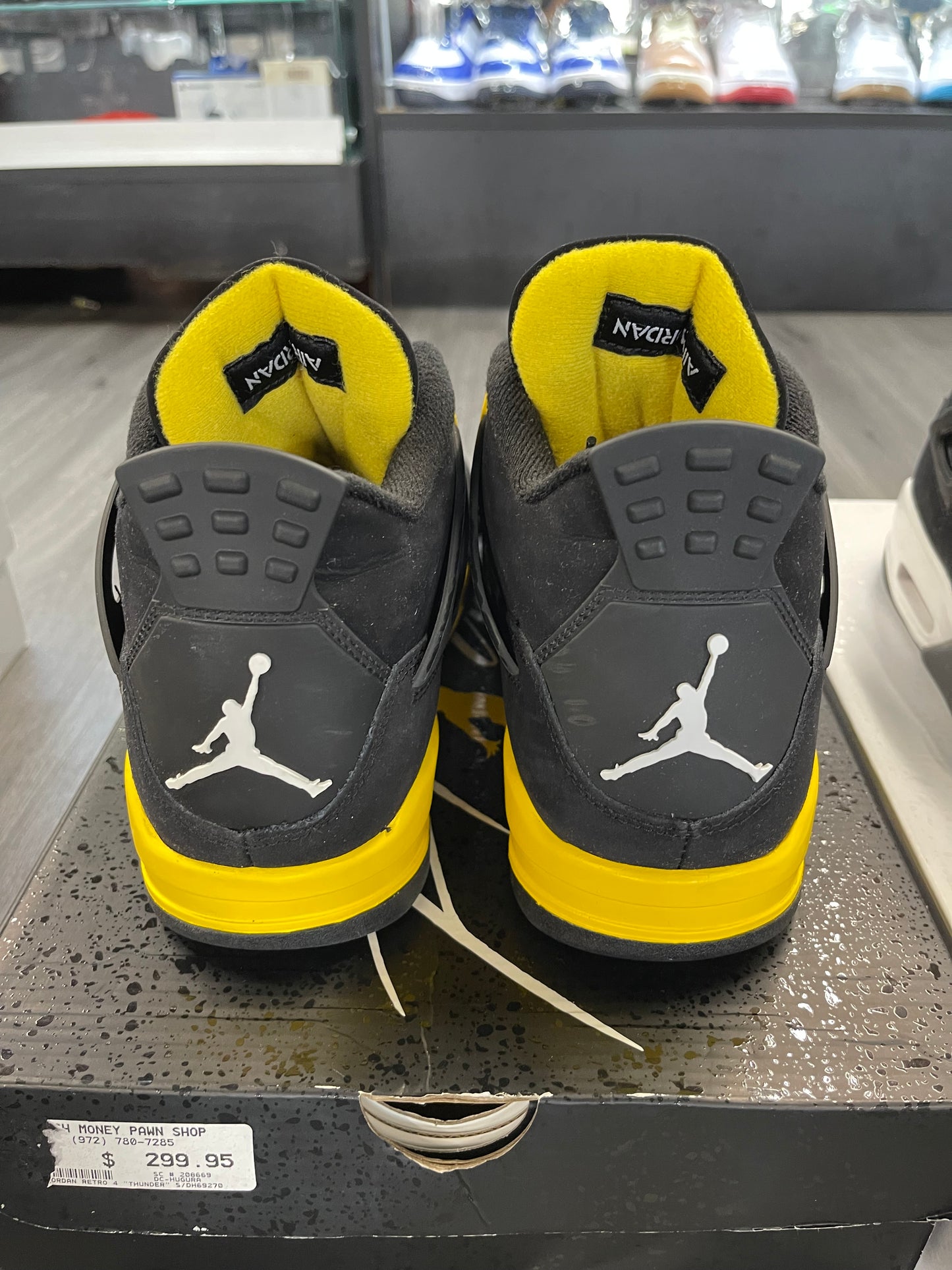 2023 Air Jordan Retro 4 "Thunder"