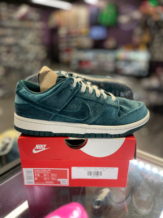 2022 Nike Dunk Low "Velvet Teal" (W)