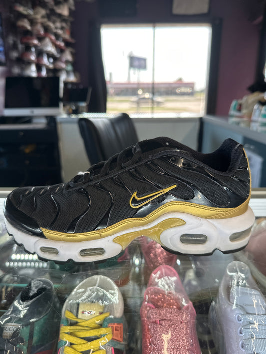 2019 Nike Air Max Plus "Black Metallic Gold" (GS)