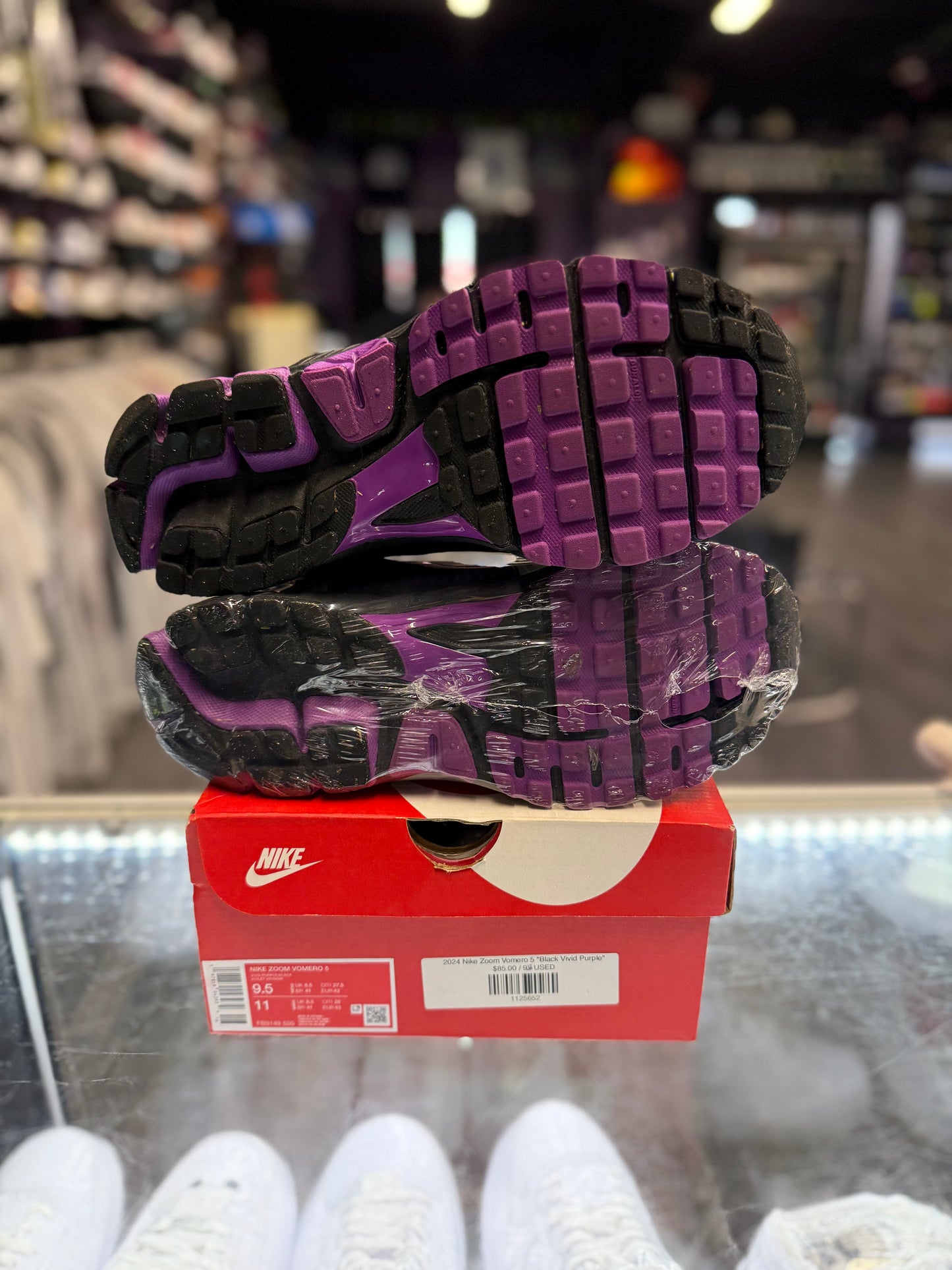 2024 Nike Zoom Vomero 5 "Black Vivid Purple"