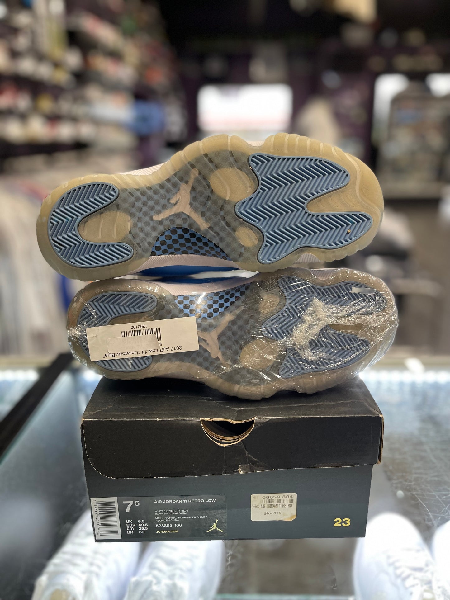 2017 Air Jordan Retro Low 11 "University Blue"