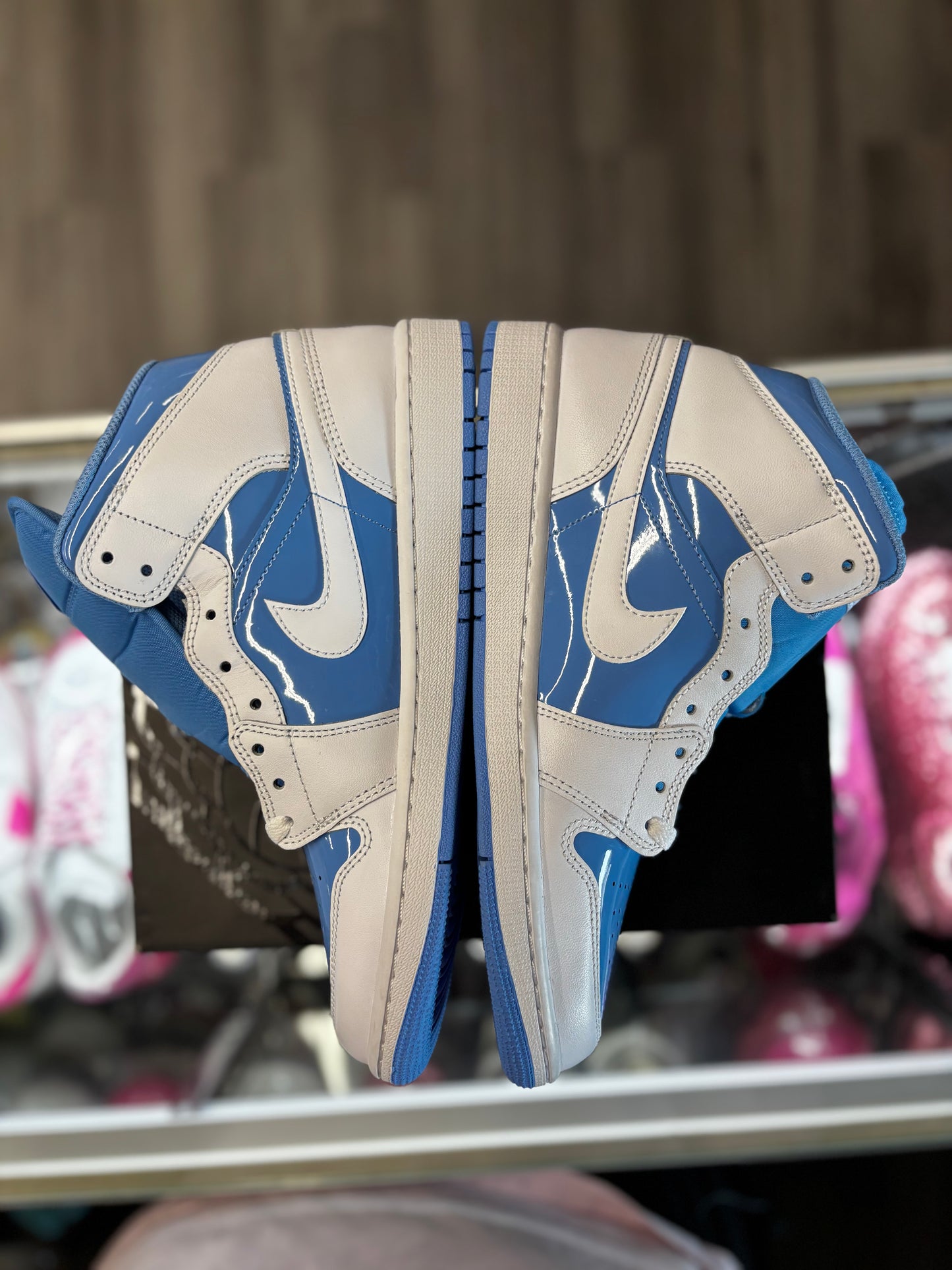 2024 Air Jordan 1 Mid "Legend Blue"
