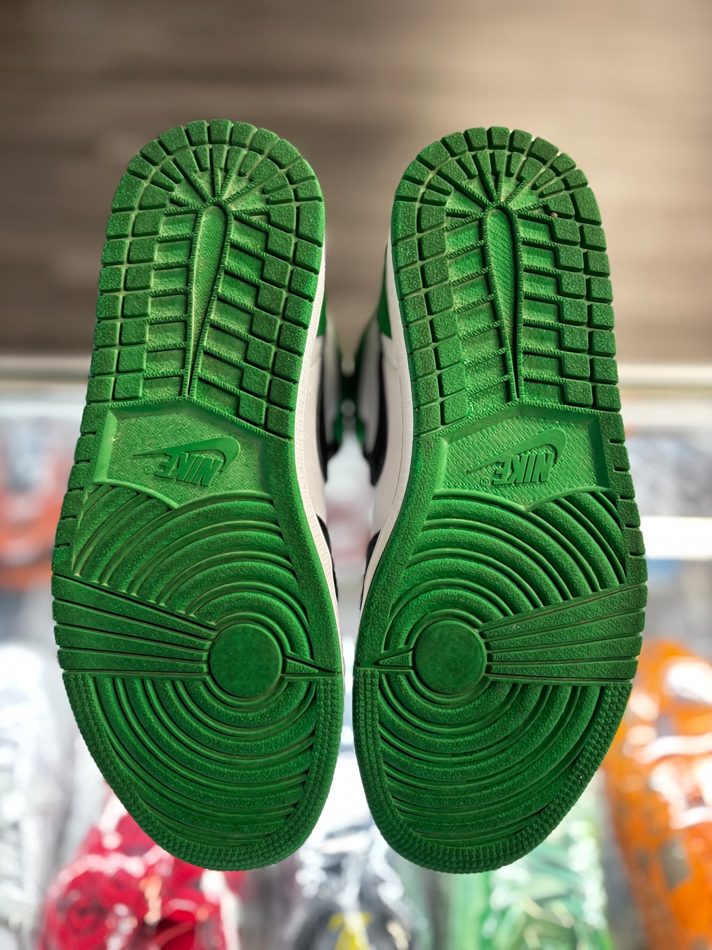2023 Air Jordan Retro 1 "Lucky Green"