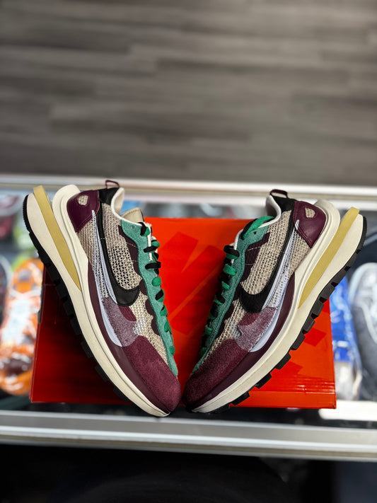 2020 Nike Vaporwaffle "Sacai Villian Red Neptune Green"
