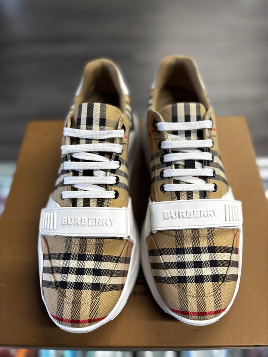 Burberry Strap Low "White Beige"