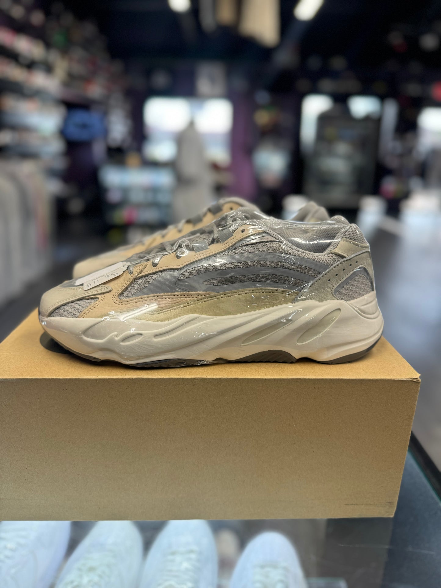 2021 AYB 700 V2 "Cream"