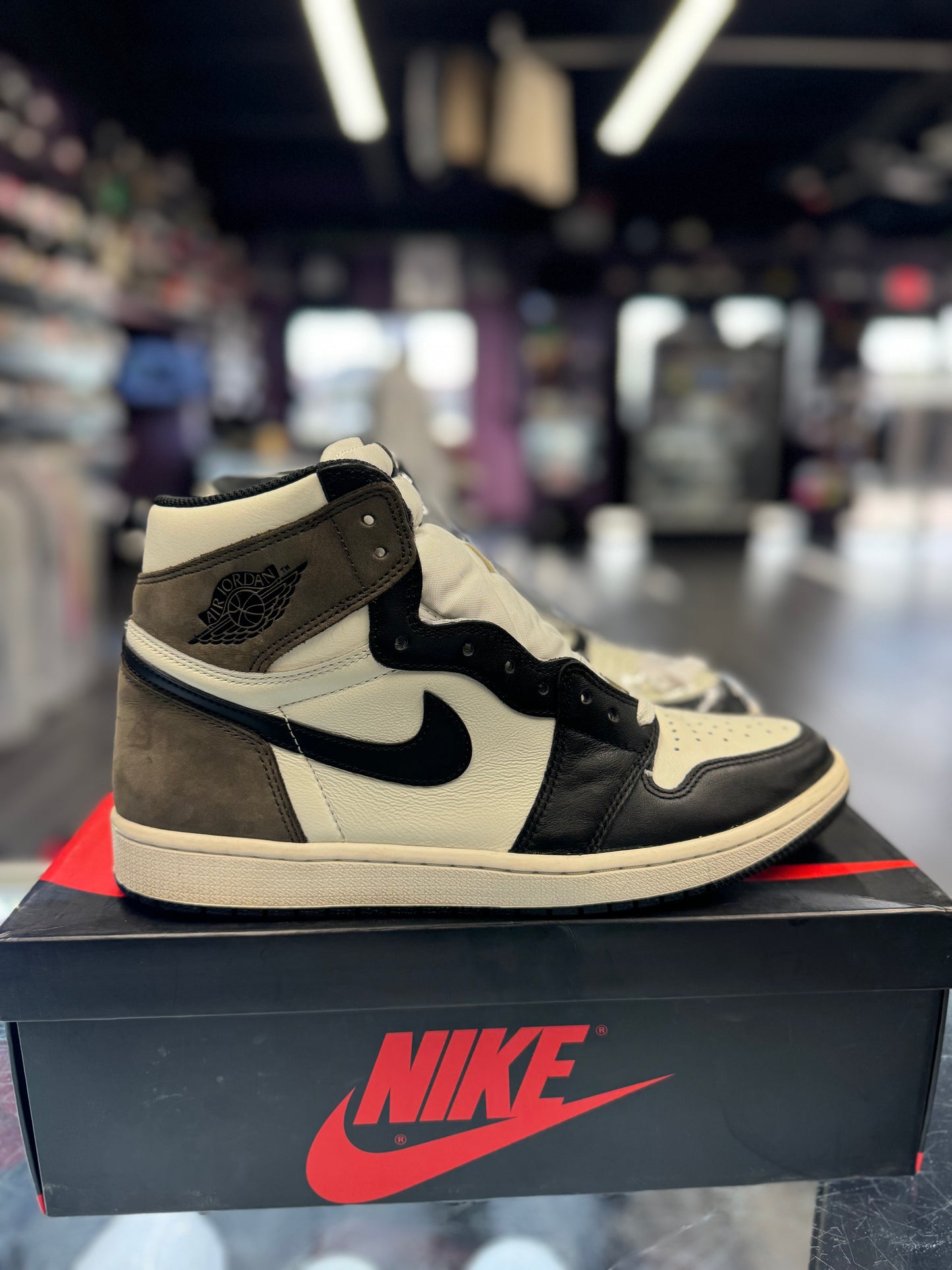 2020 Air Jordan Retro 1 High "Mocha"