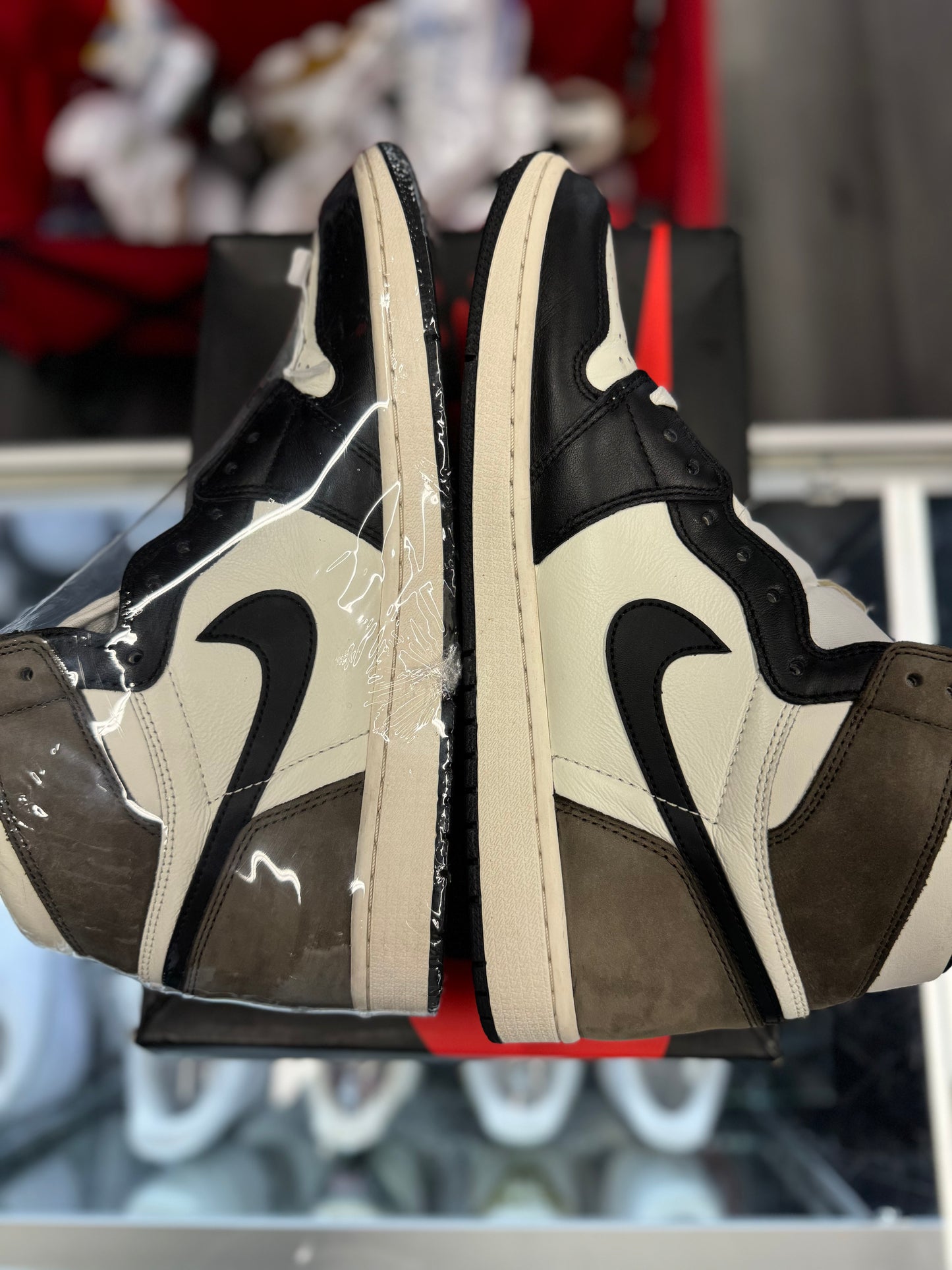 2020 Air Jordan Retro 1 High "Mocha"