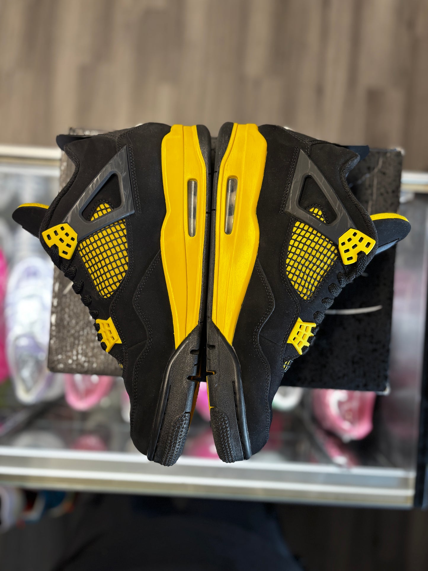 2023 Air Jordan Retro 4 "Thunder"