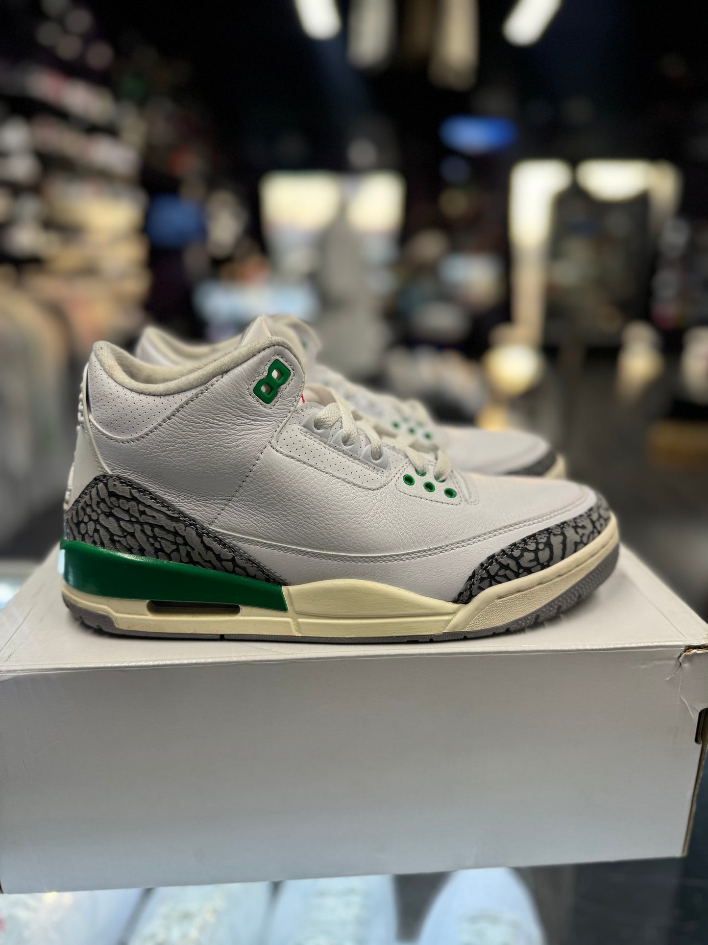 2023 Air Jordan Retro 3 "Lucky Green" (W)