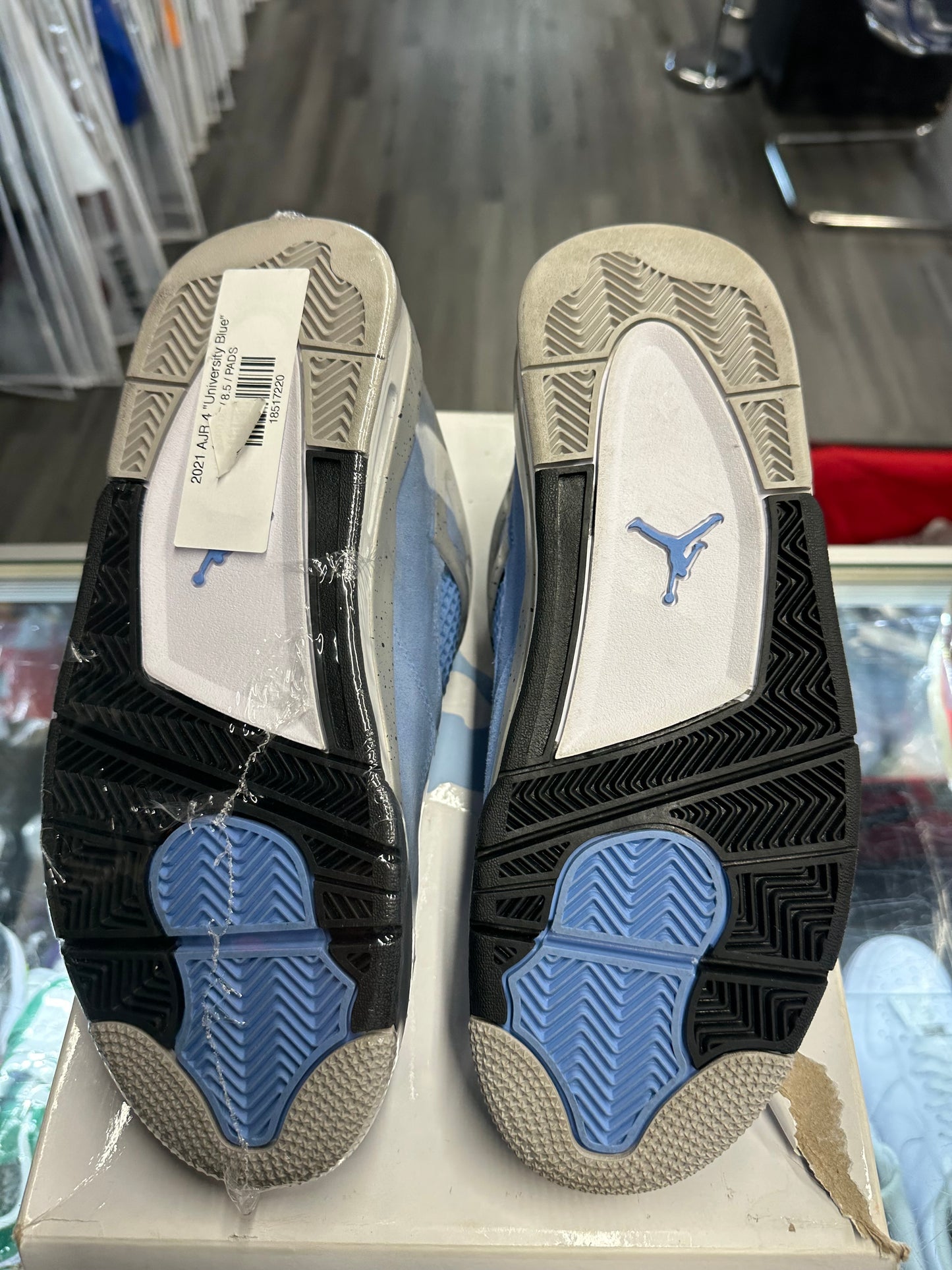 2021 Air Jordan Retro 4 "University Blue"