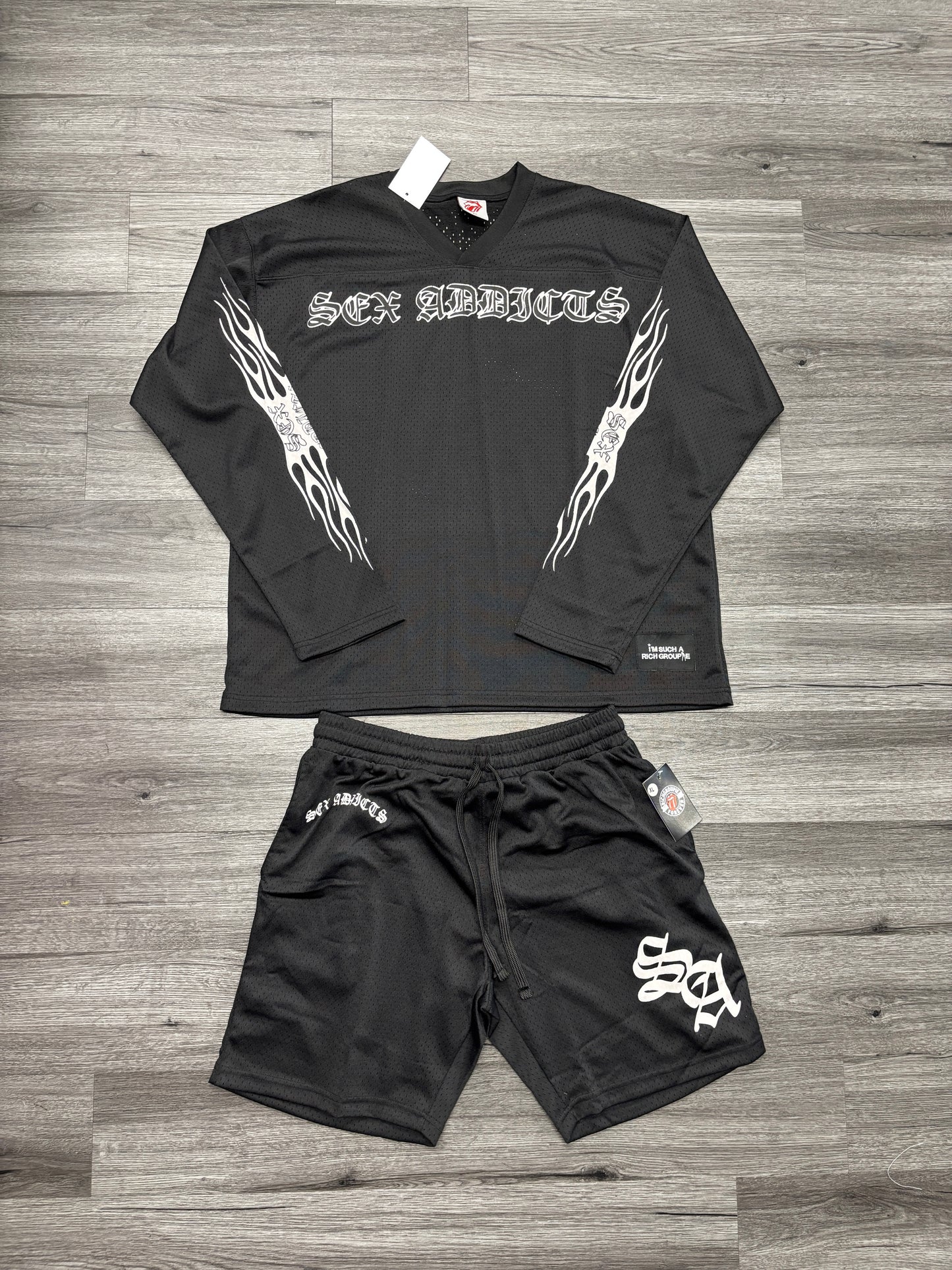 Rich Groupies "Sex Addict Black"